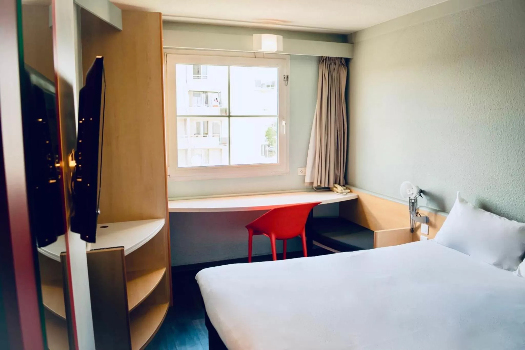 Bedroom, Bed in ibis Strasbourg Aéroport Le Zénith