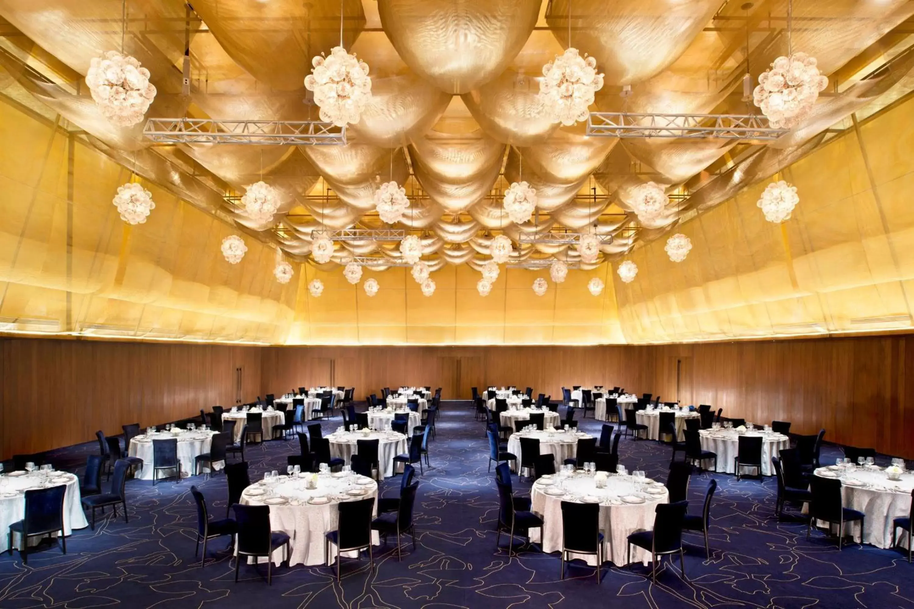 Meeting/conference room, Restaurant/Places to Eat in Le Meridien Zhengzhou