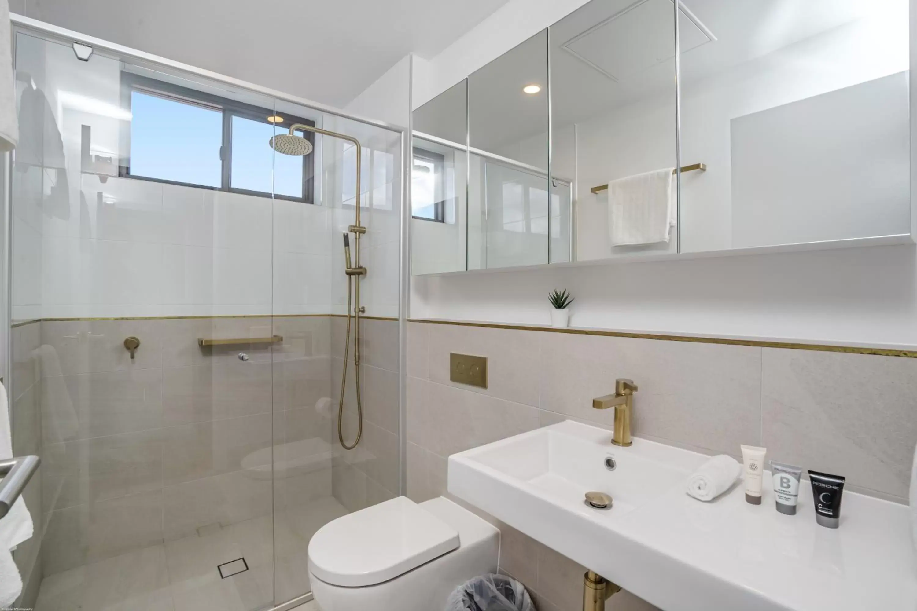 Toilet, Bathroom in Peninsular Gold Coast