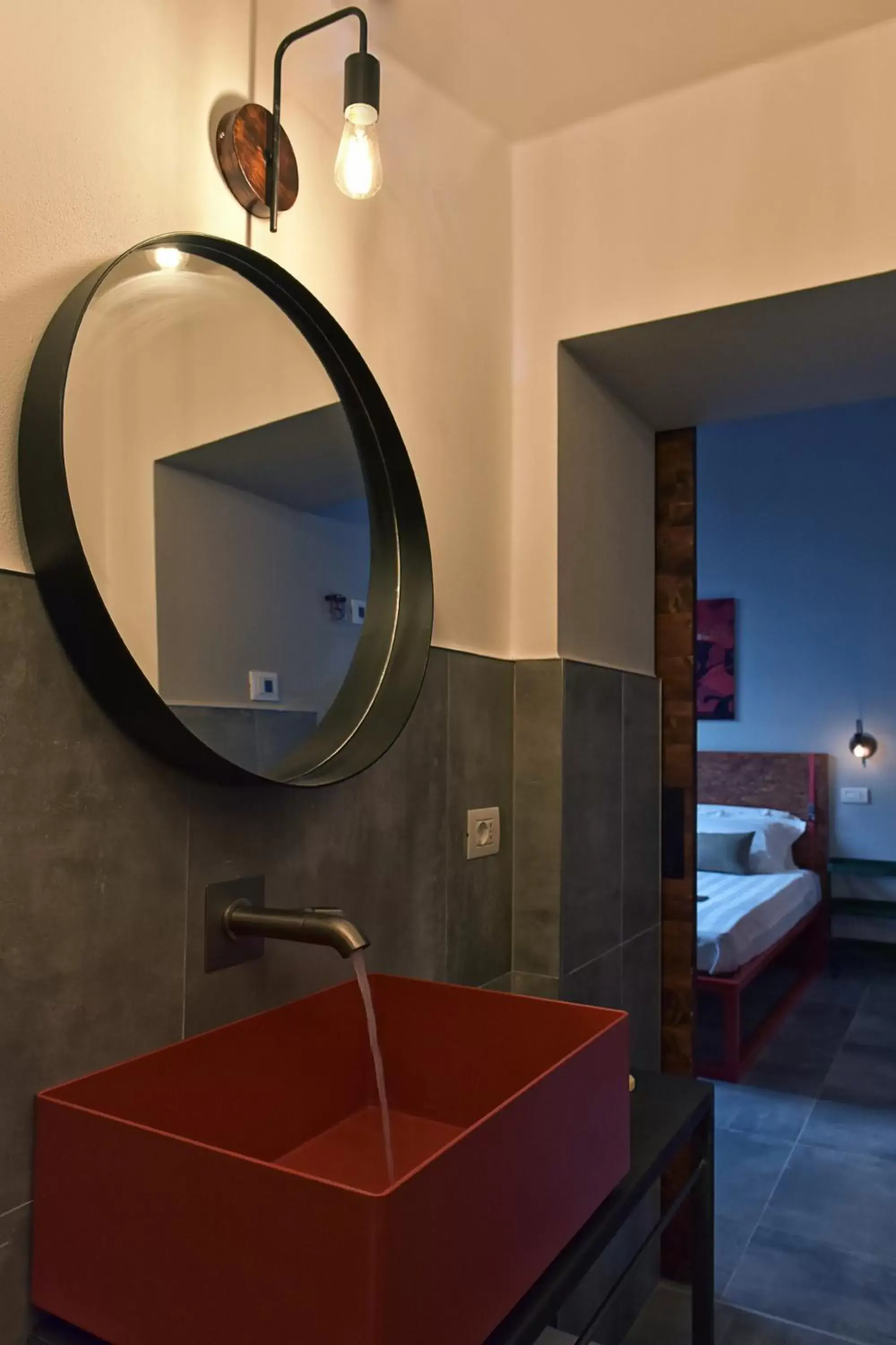 Bathroom in GARAGE47 Storica Officina Meccanica LOFT B&B iN PIENZA