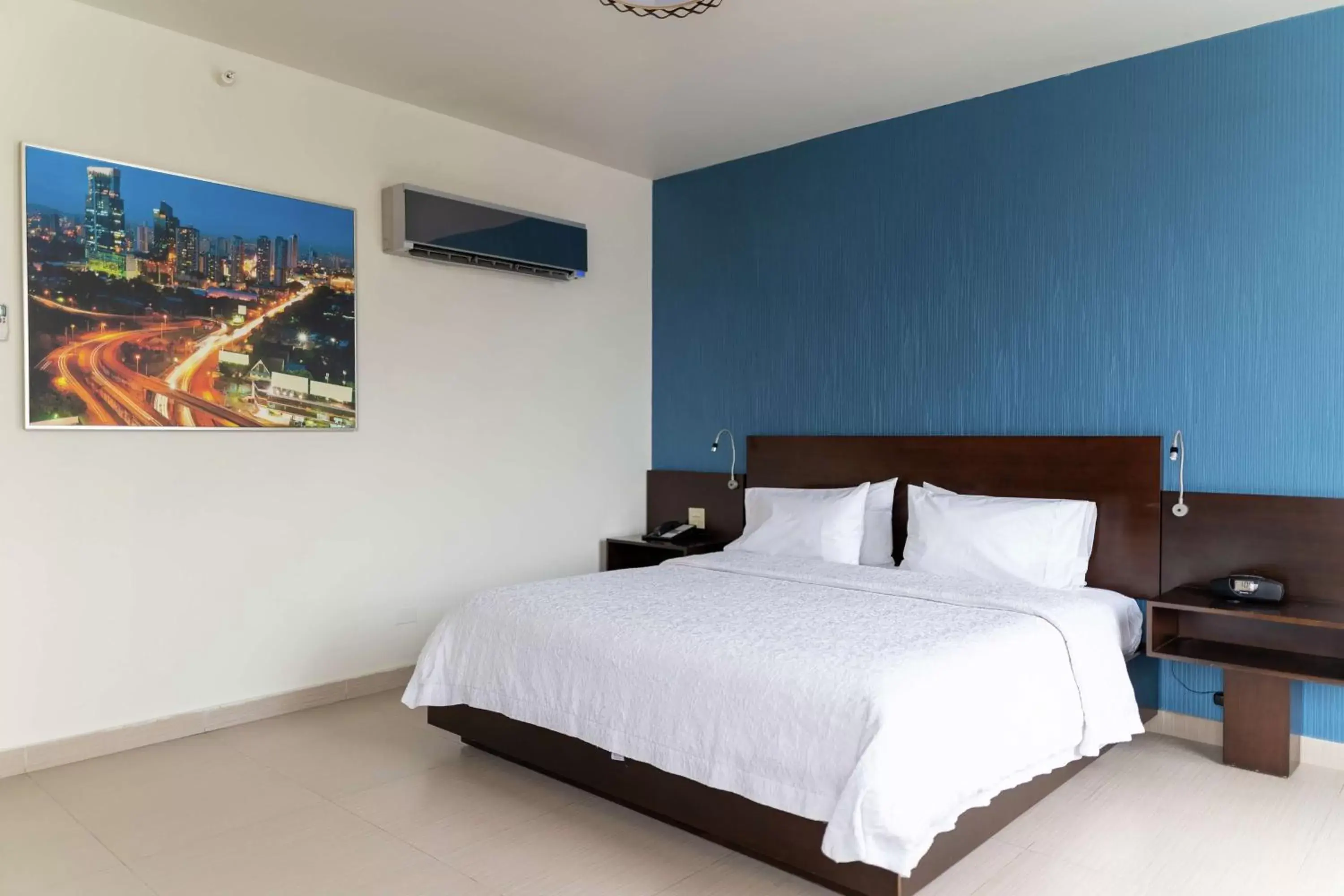 Bed in Hampton by Hilton Panama Bed in Hampton by Hilton Panama