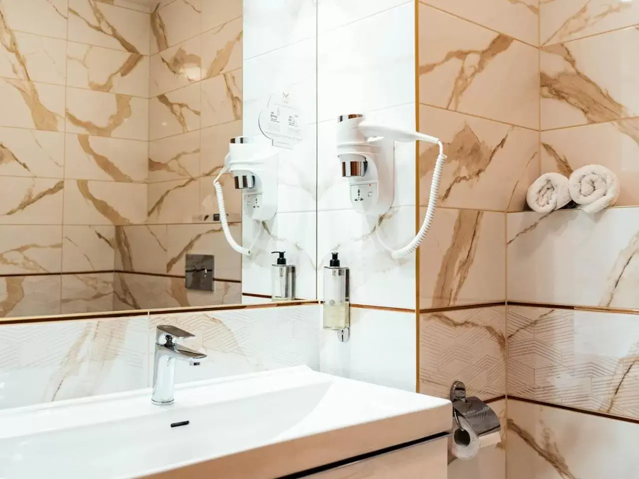 Shower, Bathroom in Hotel Mrągowo Resort&Spa