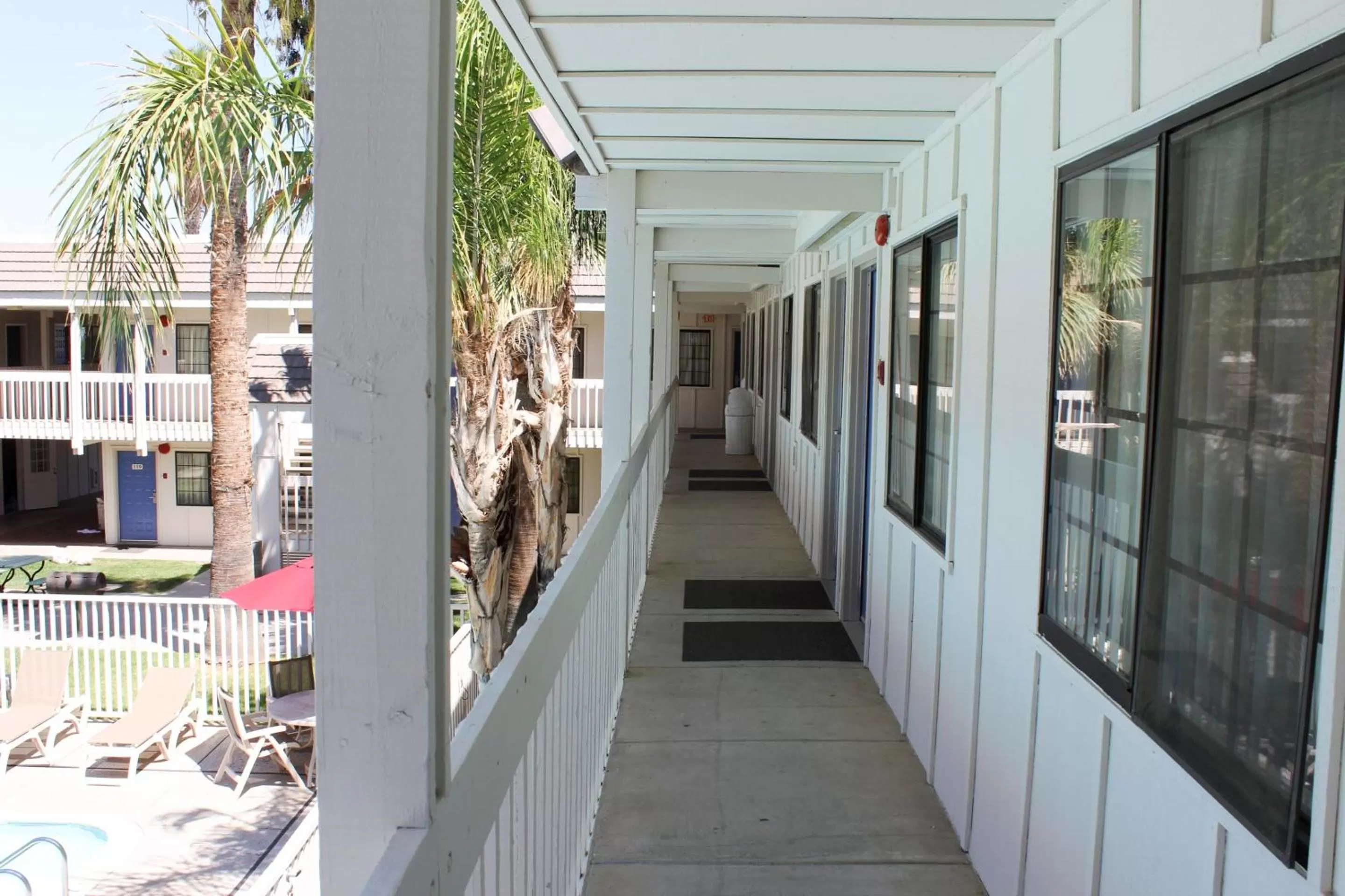 Property building in Motel 6-Coalinga, CA - East