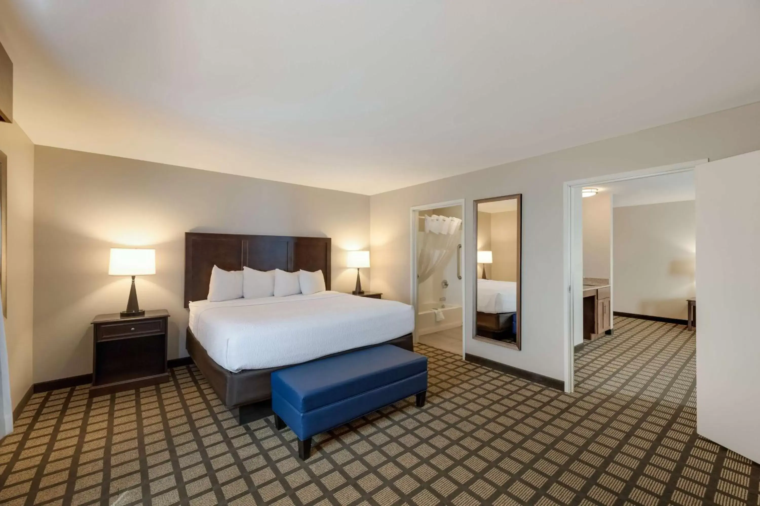 Photo of the whole room, Bed in Best Western North Bryant Inn Photo of the whole room, Bed in Best Western North Bryant Inn