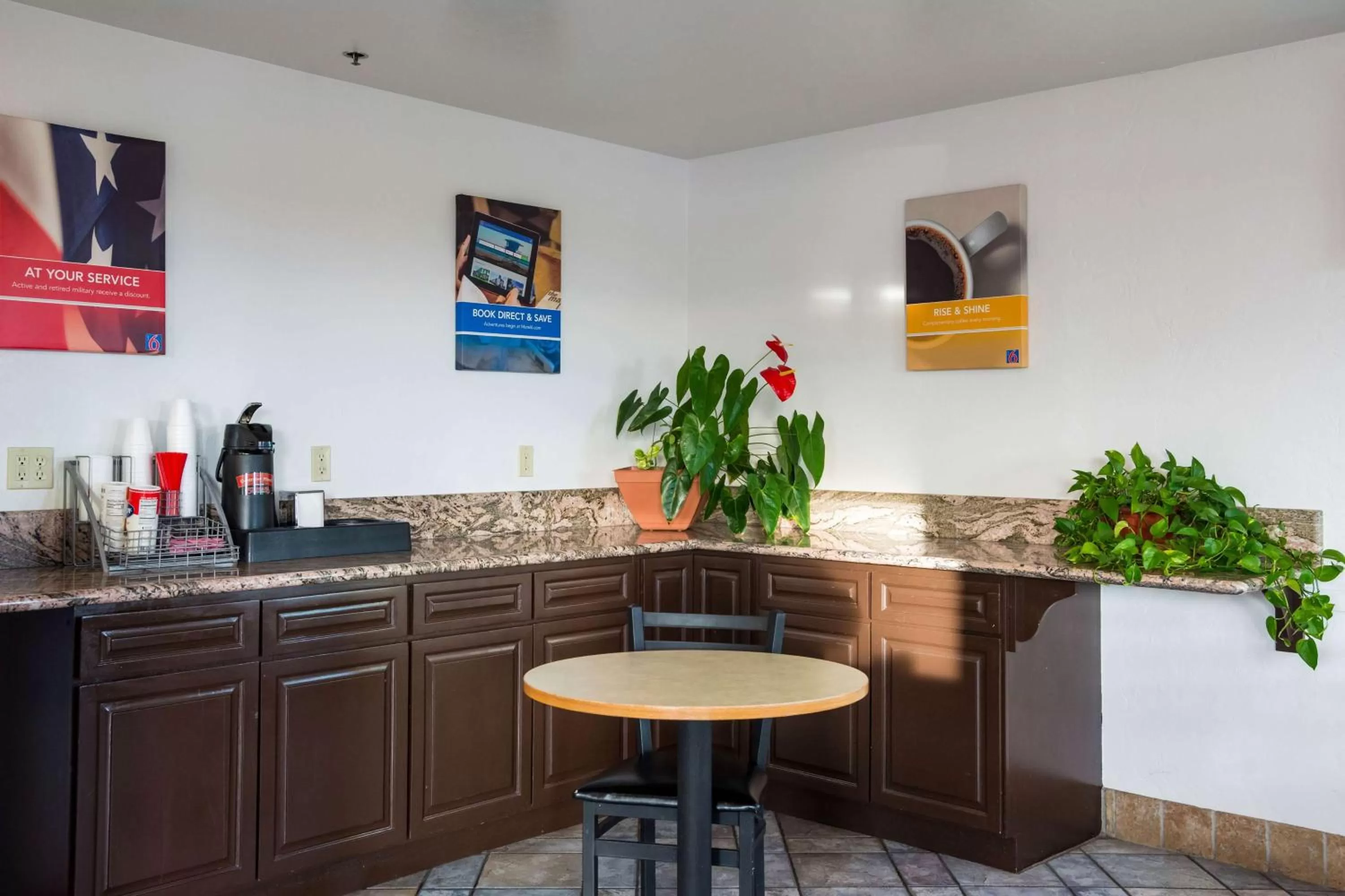 Restaurant/places to eat in Motel 6-Wilsonville, OR - Portland