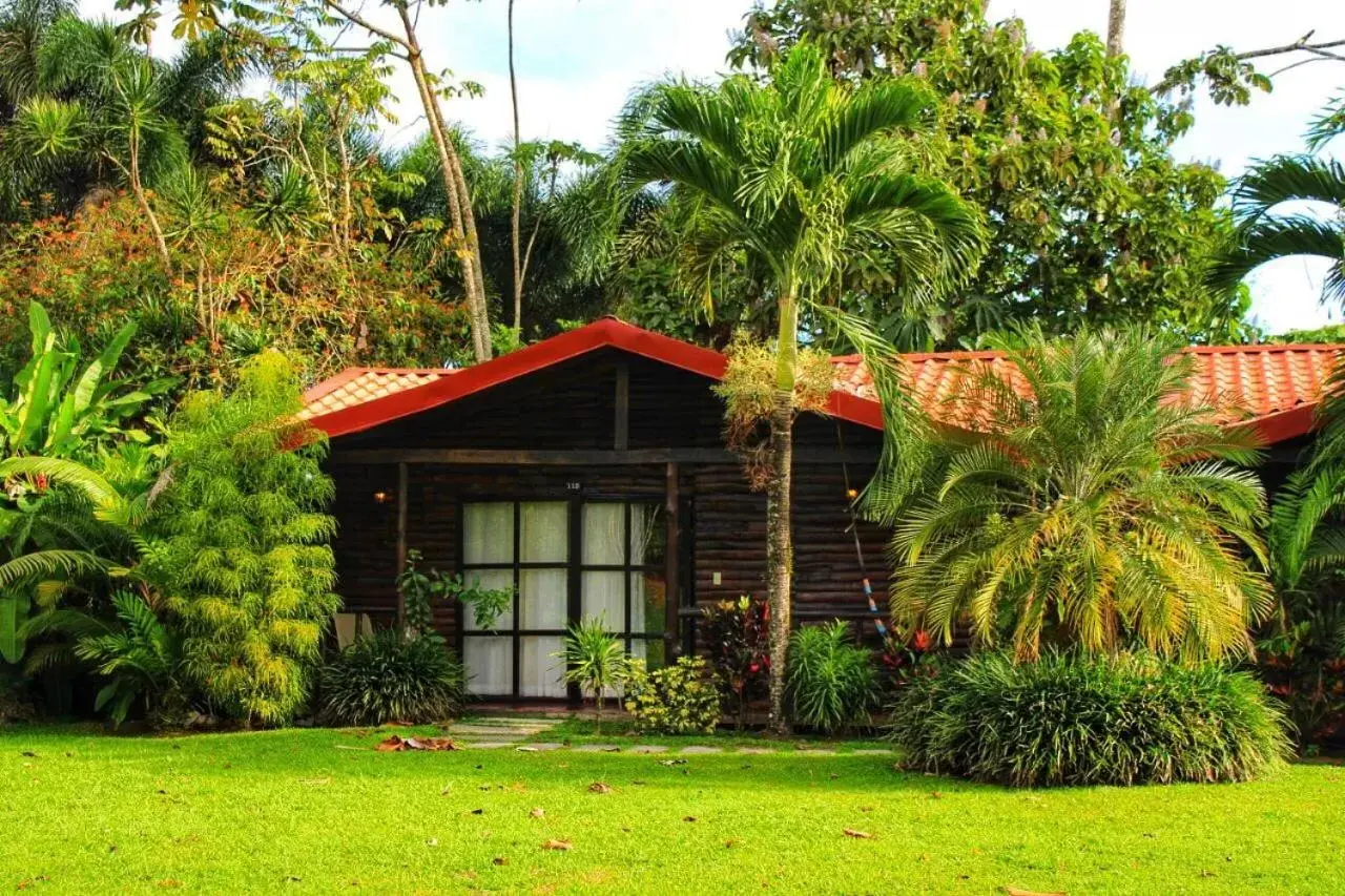 Property Building in Casona Rústica & Bungalow