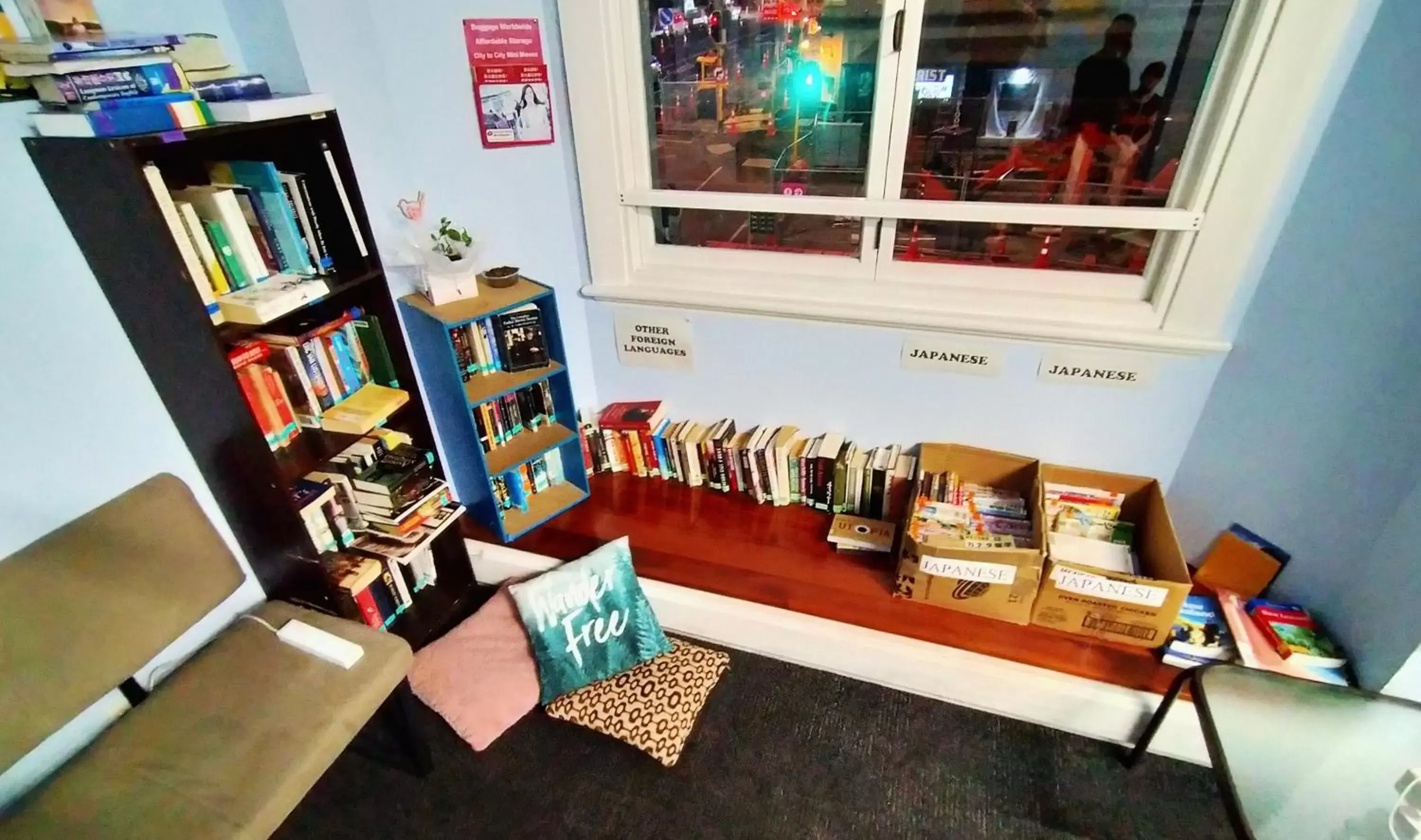 Library in Surf 'N' Snow Backpackers