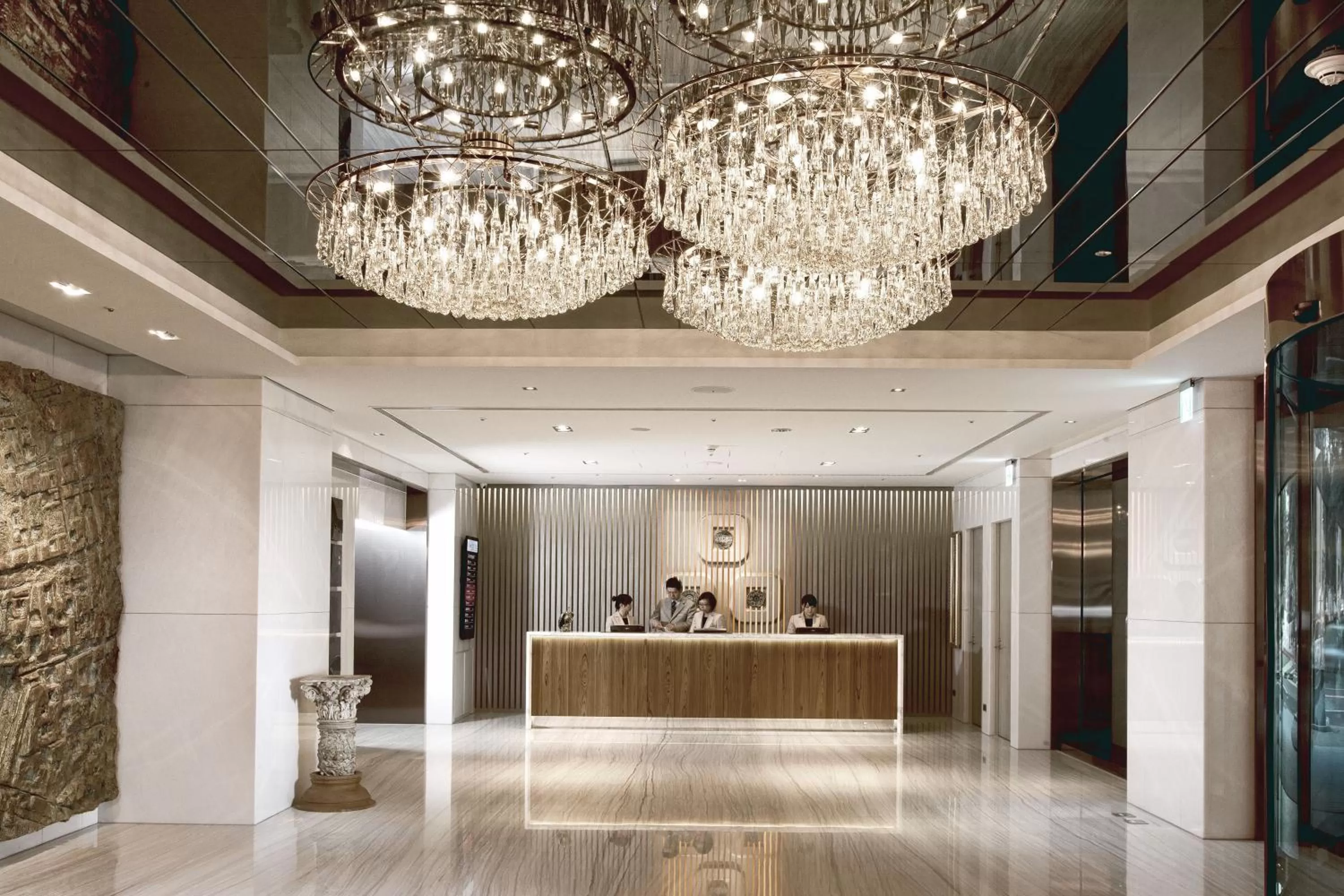 Lobby or reception in Kaohsiung Chateau de Chine Hotel