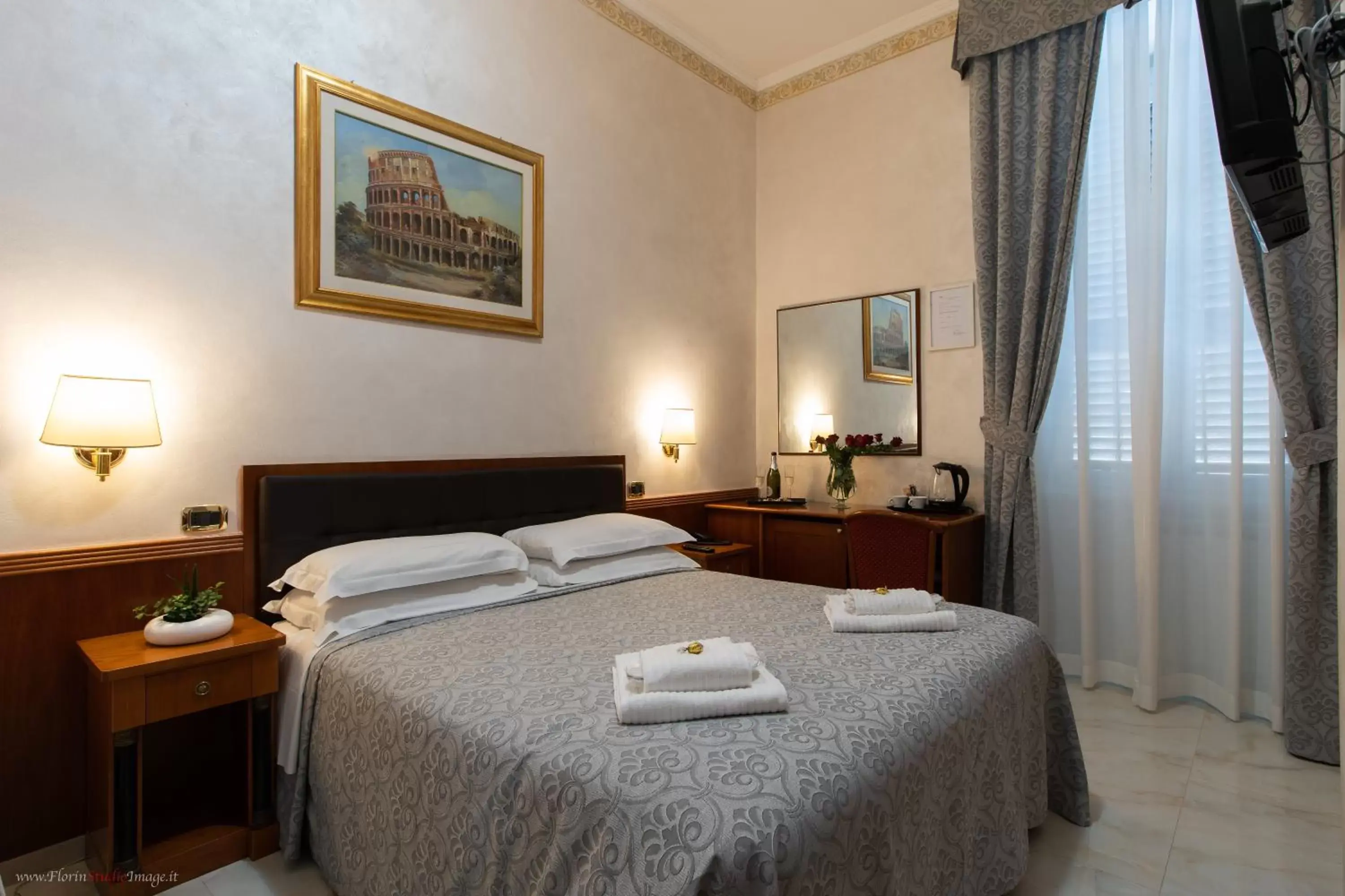 Bedroom, Bed in Hotel Centro Cavour Roma