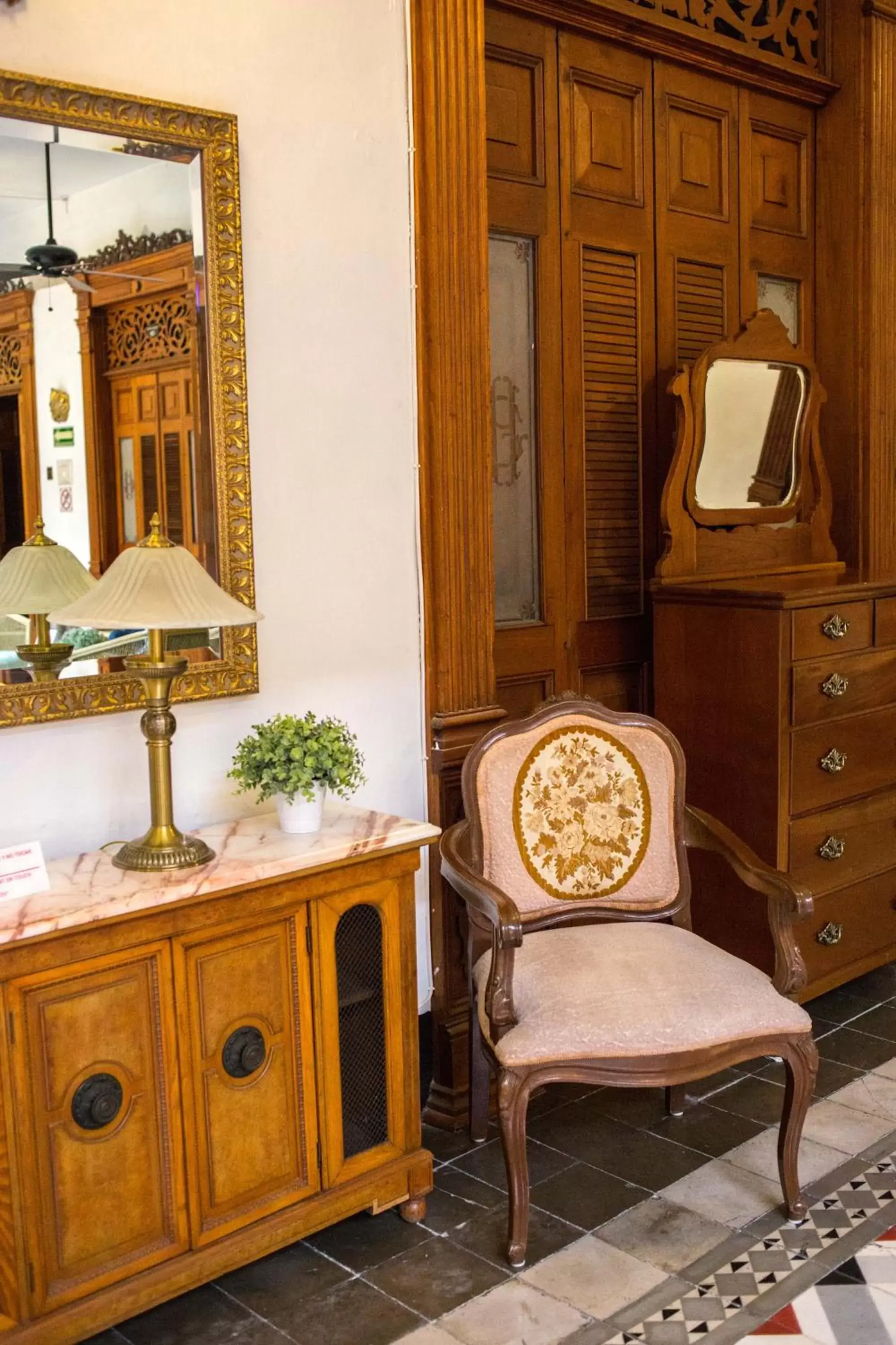 Seating Area in El Gran Hotel