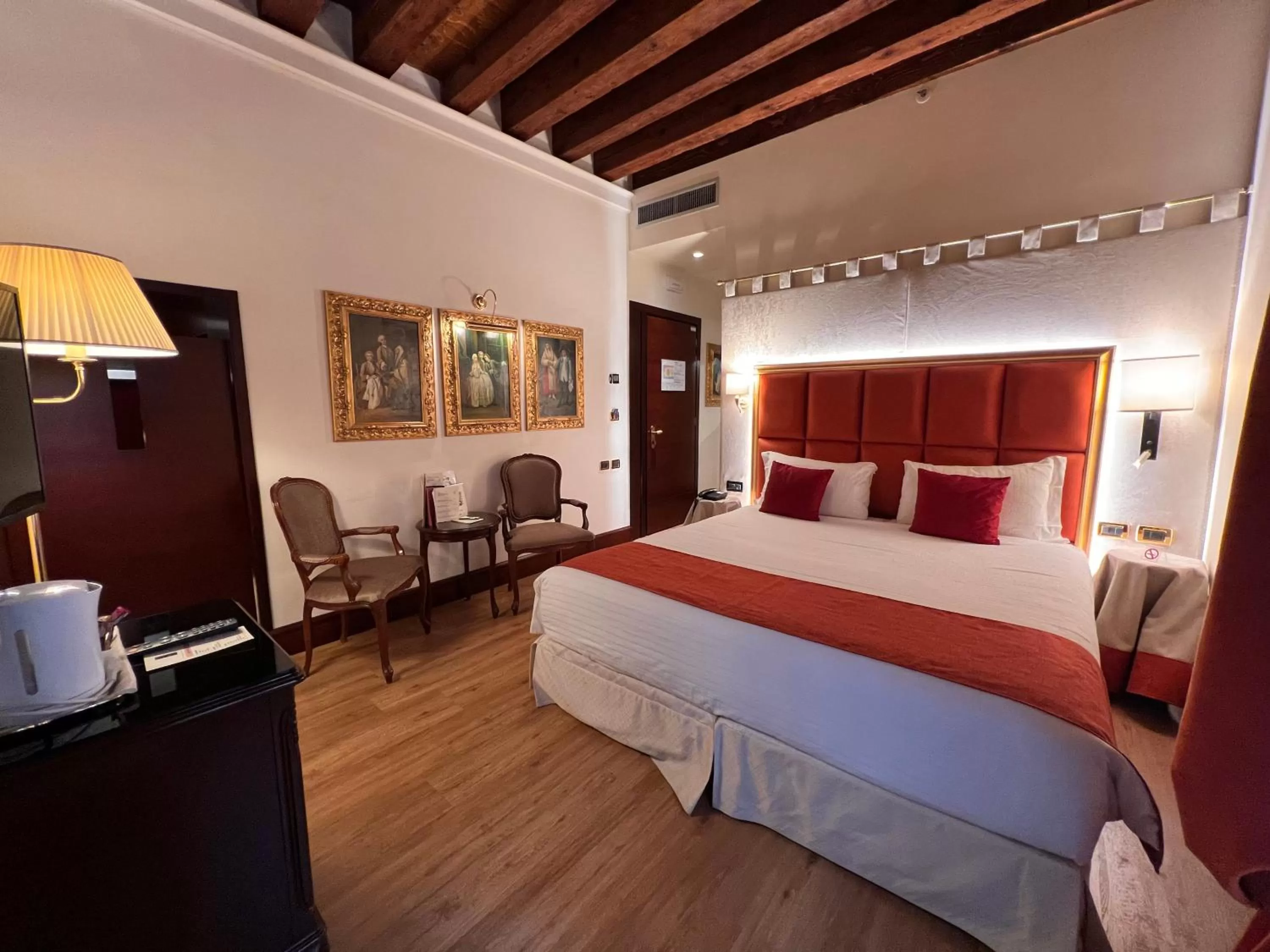 Bedroom, Bed in Ruzzini Palace Hotel