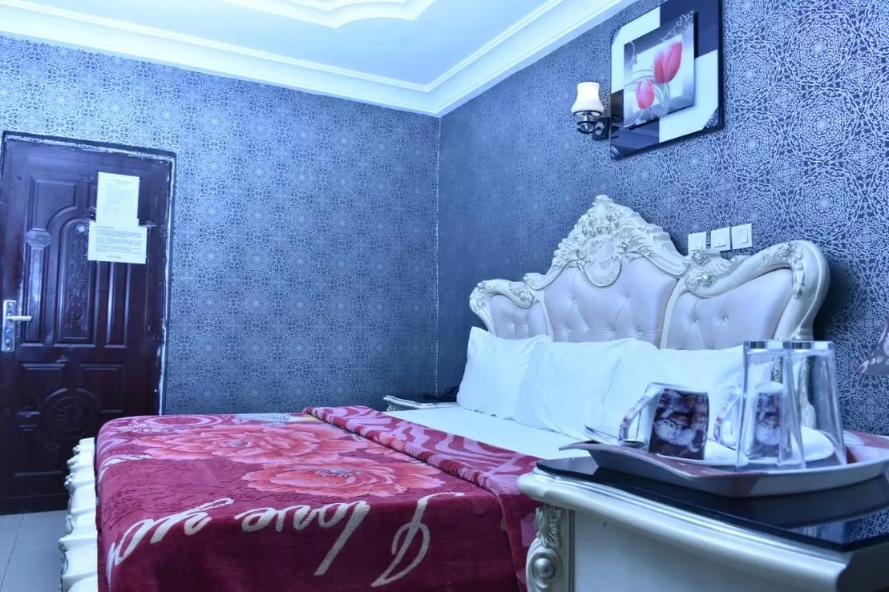 Bed in World Class Hotel & Apartments