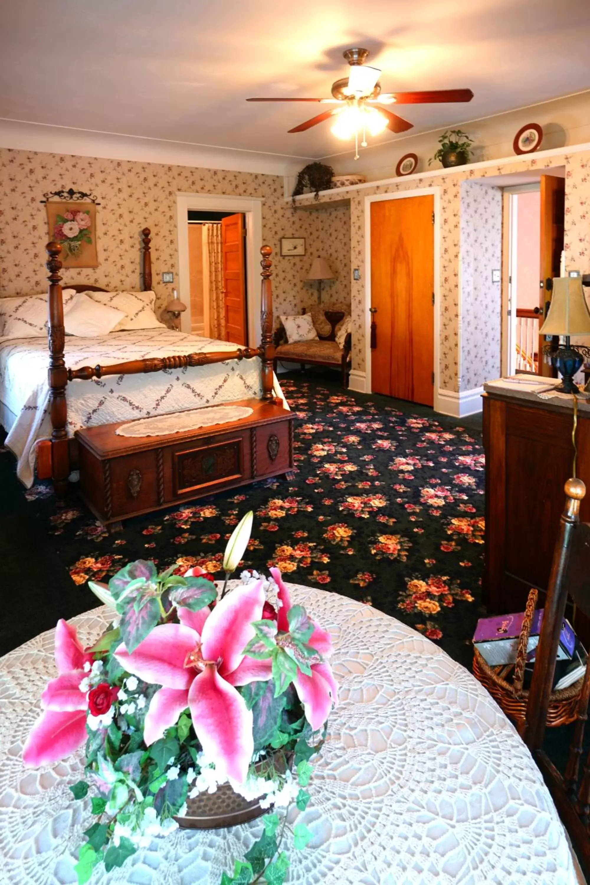 Photo of the whole room, Room Photo in Rose Heart Inn