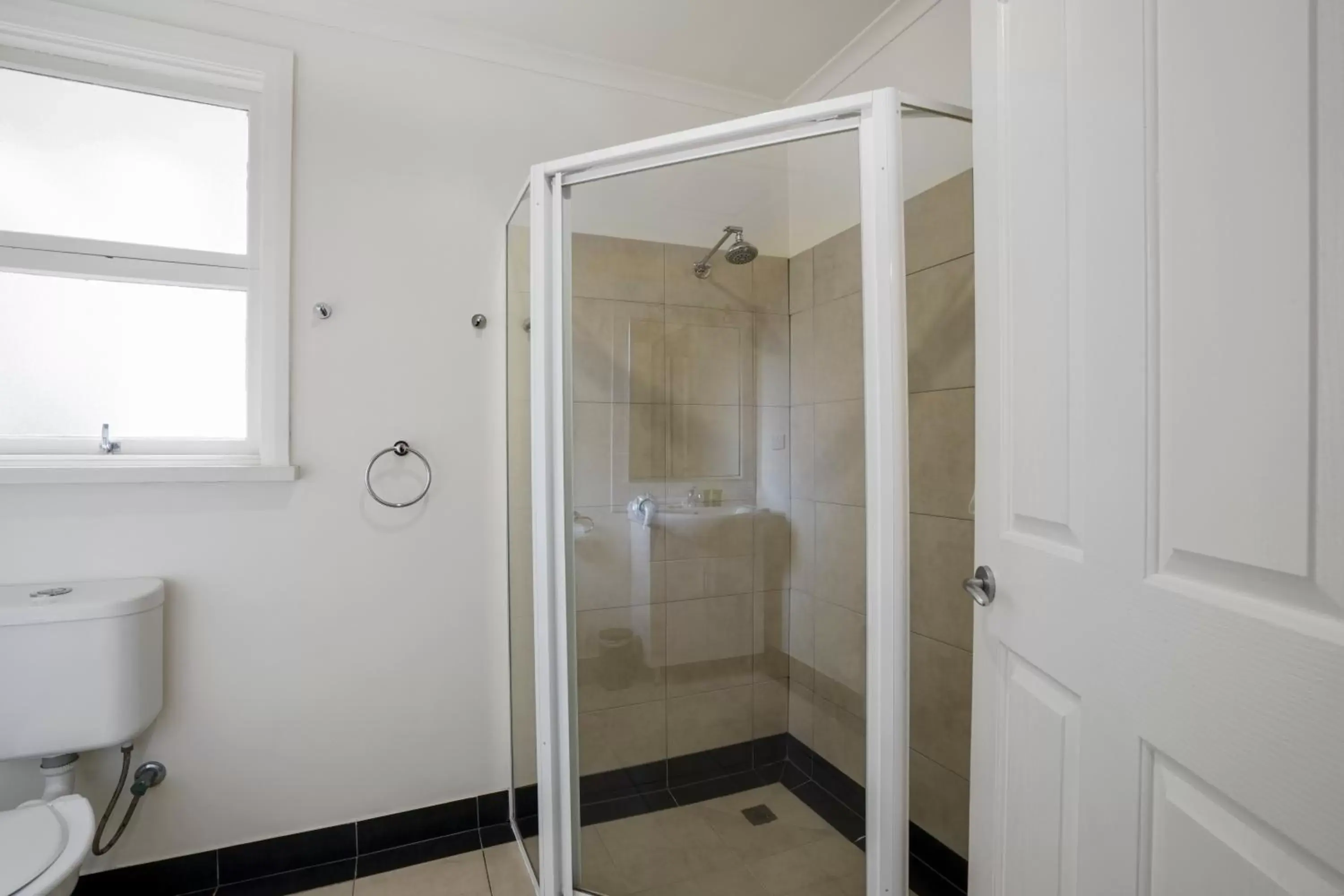 Shower, Bathroom in Graham Apartments