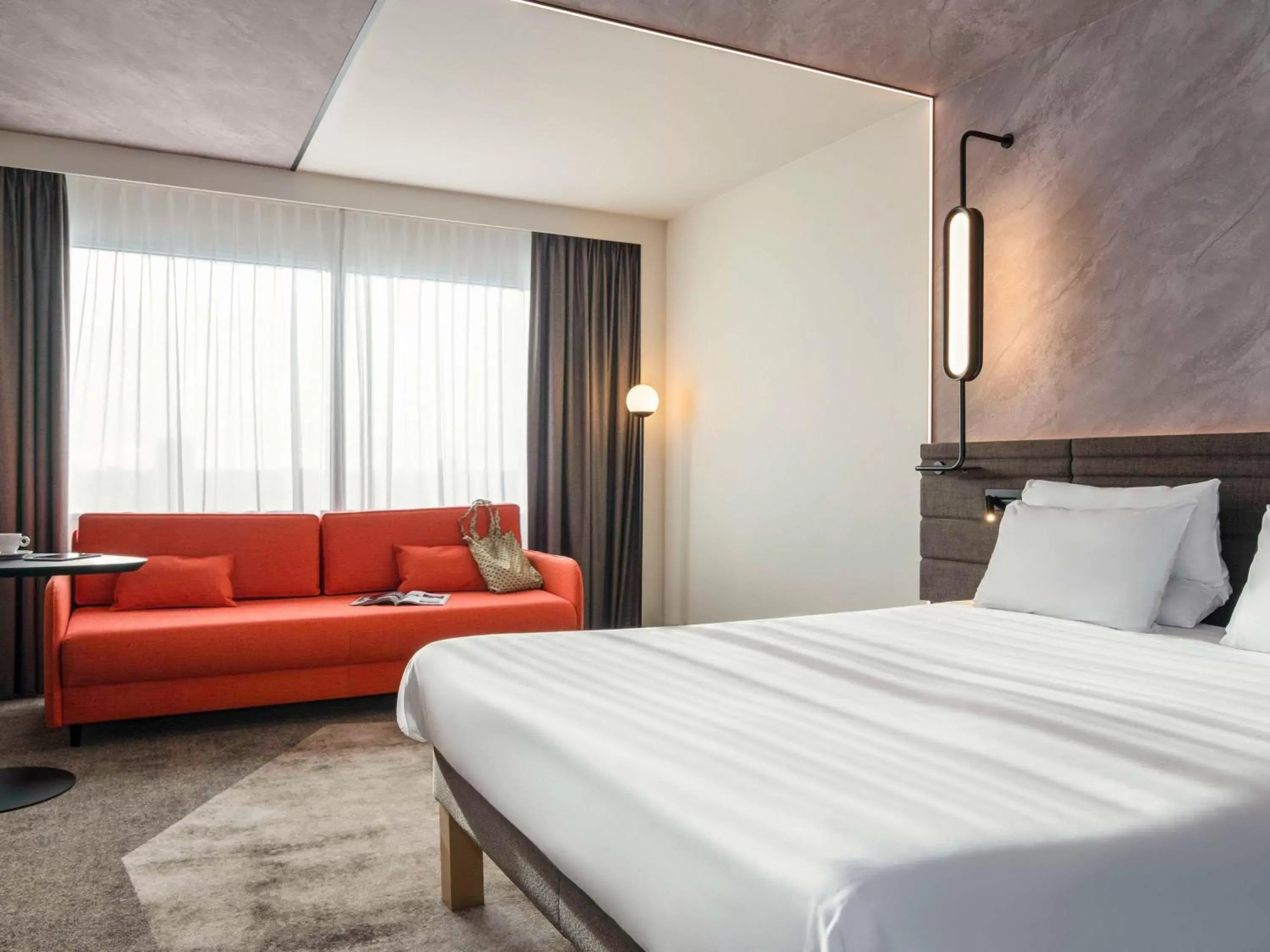 Bedroom, Bed in Novotel Rotterdam Brainpark