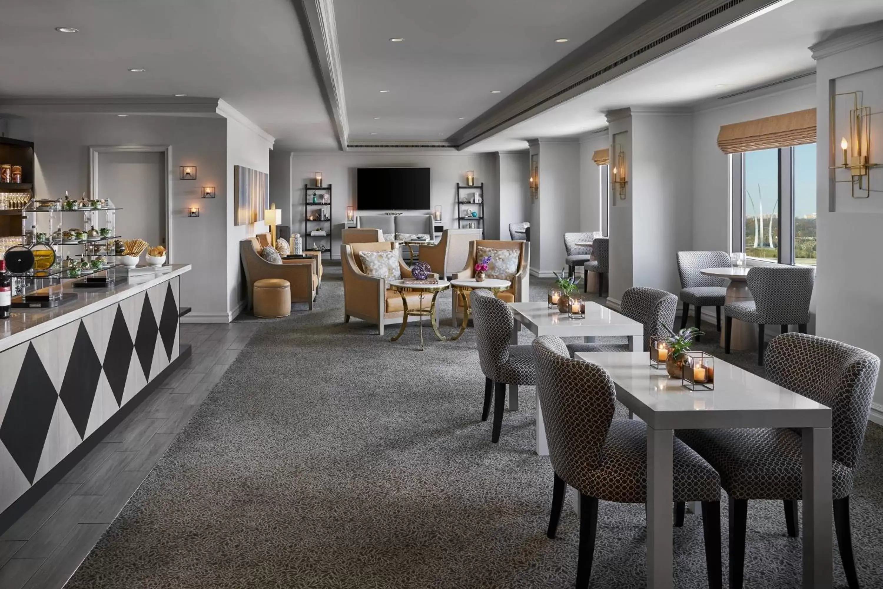 Lounge or bar, Restaurant/Places to Eat in The Ritz Carlton, Pentagon City