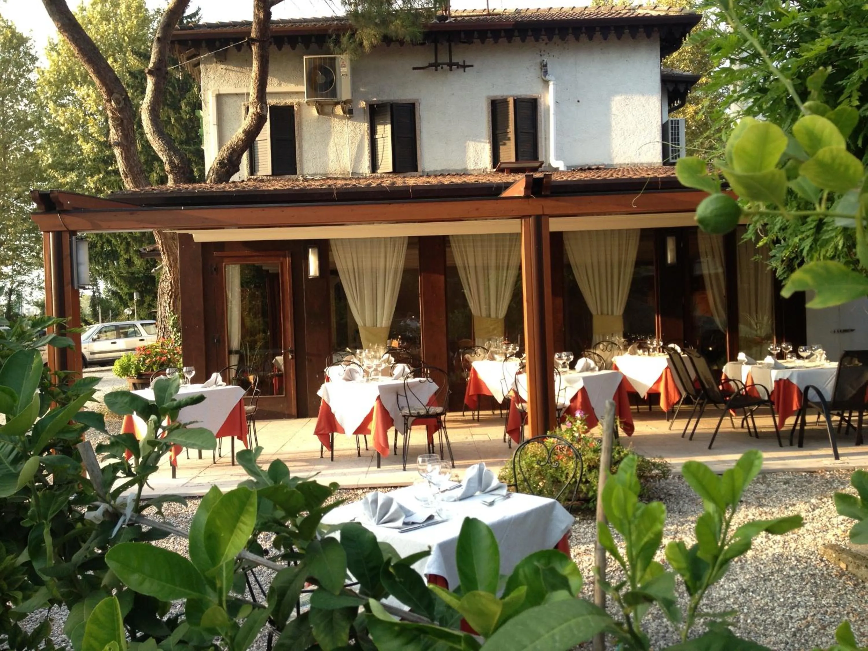 Restaurant/places to eat in Park Hotel Elefante