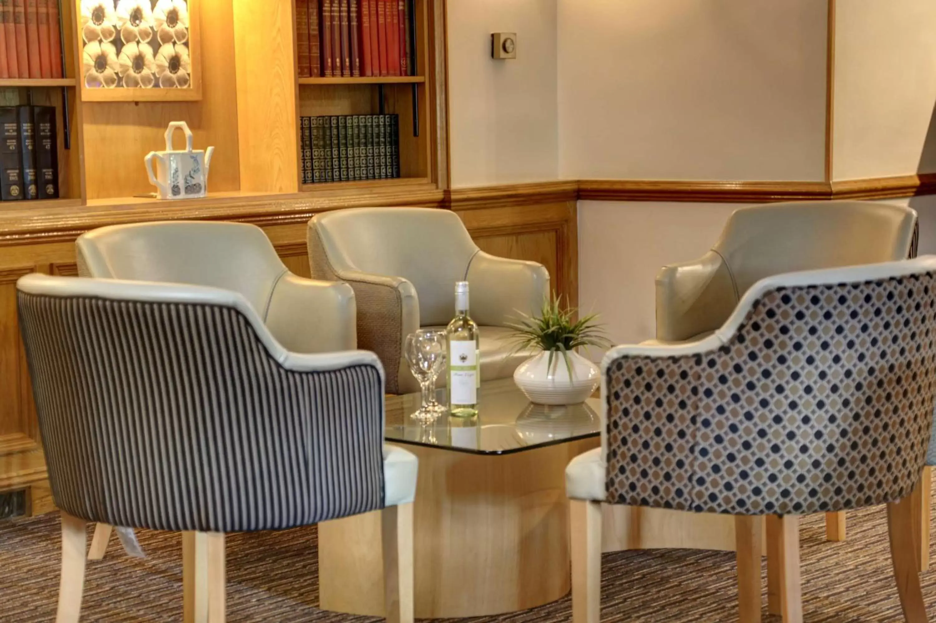 Property building, Seating Area in Best Western Bradford Guide Post Hotel