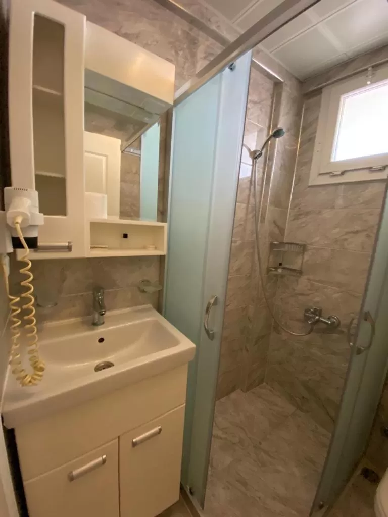 Bathroom in Sakran Hotel