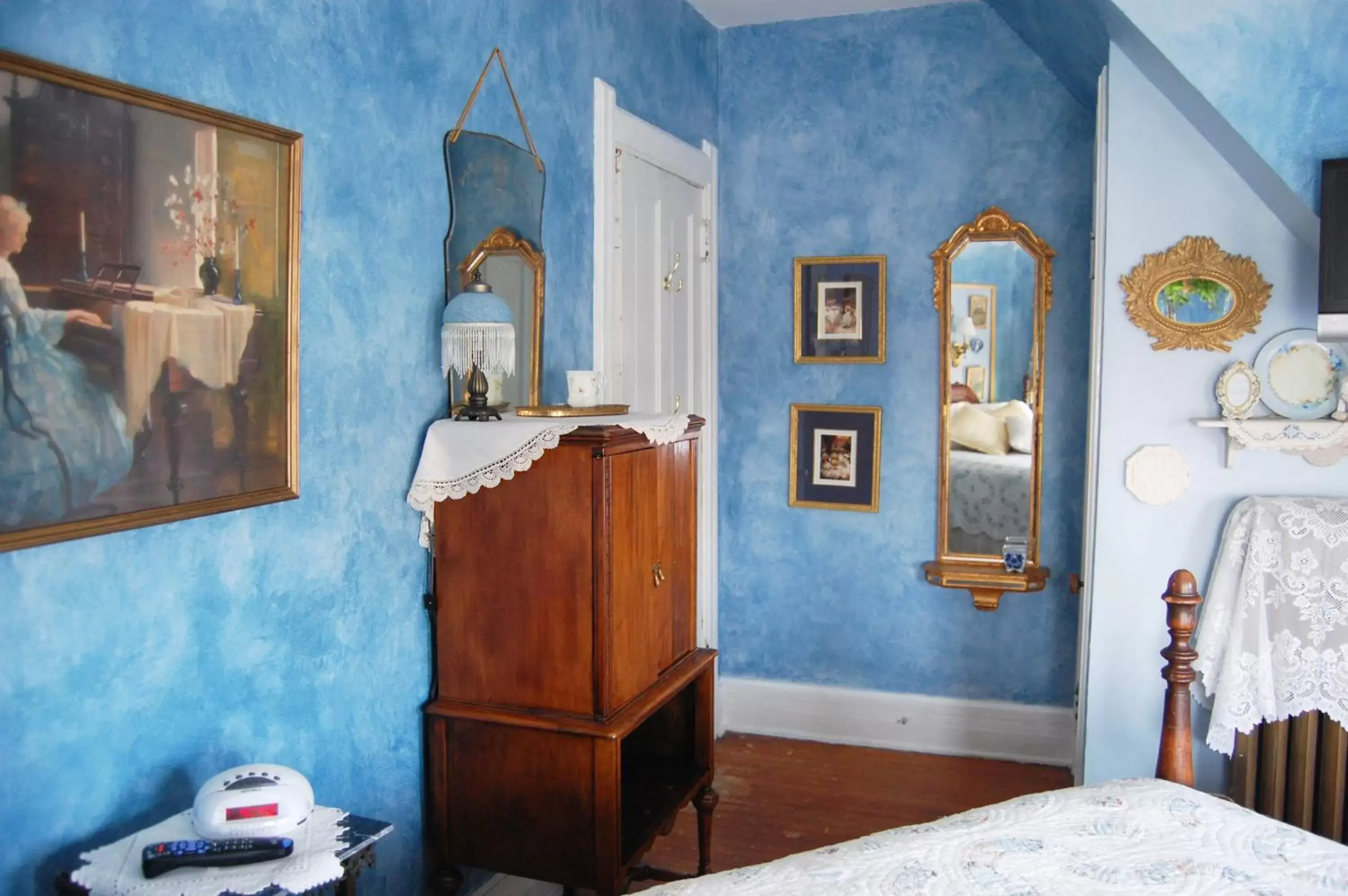 Bathroom in Schuster Mansion Bed & Breakfast