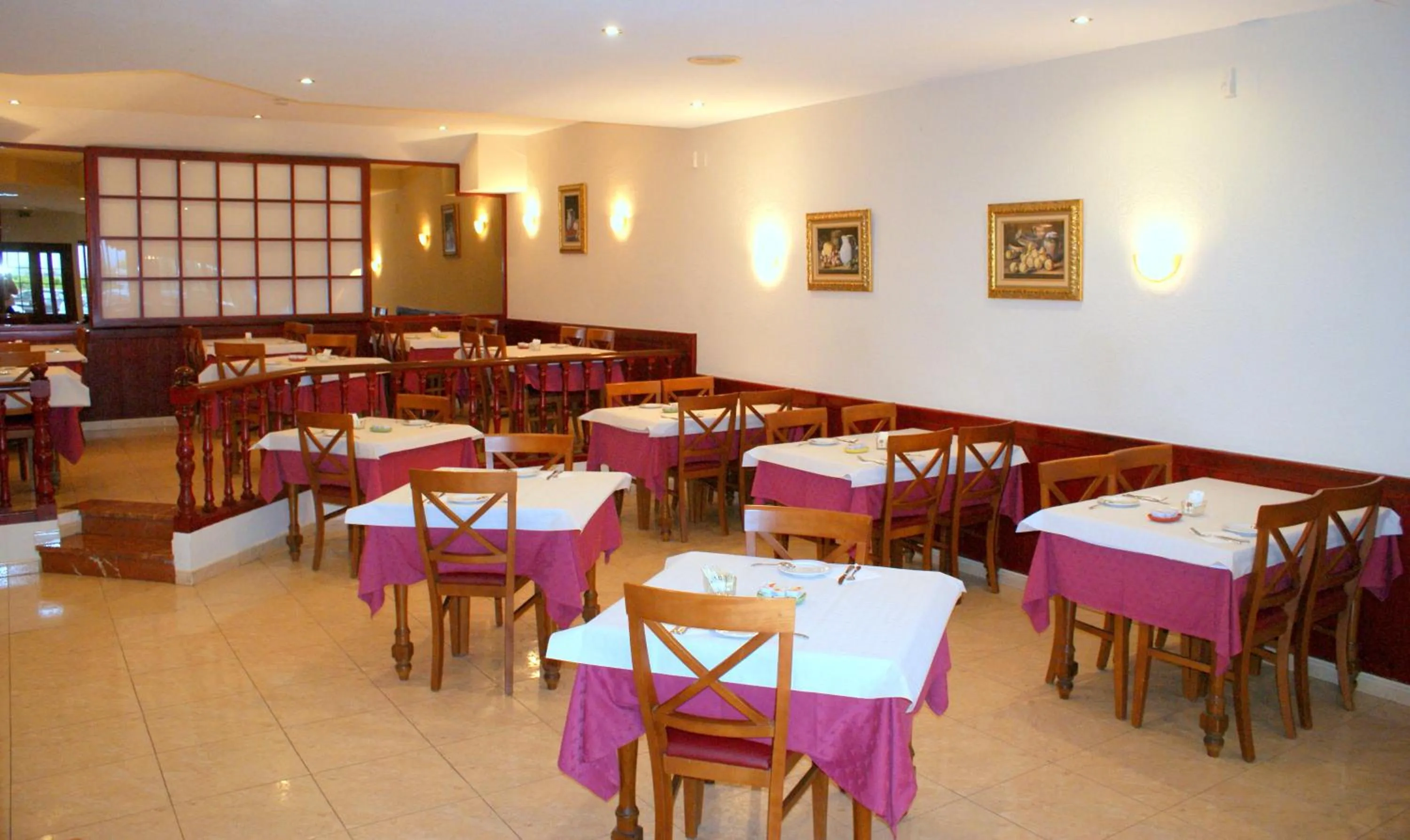 Restaurant/places to eat in Hotel Carabela 2