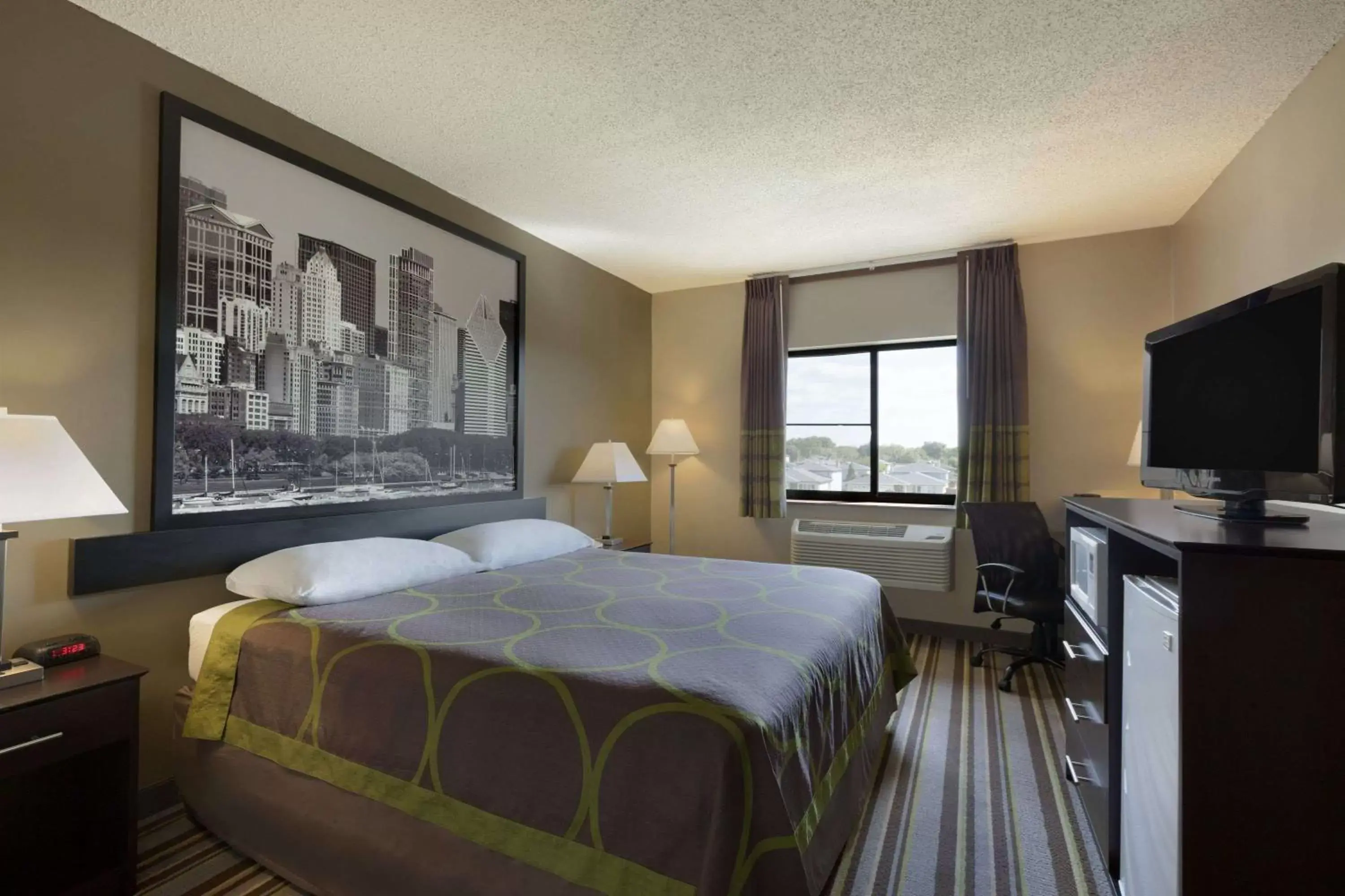 Photo of the whole room in Super 8 by Wyndham Bridgeview/Chicago Area