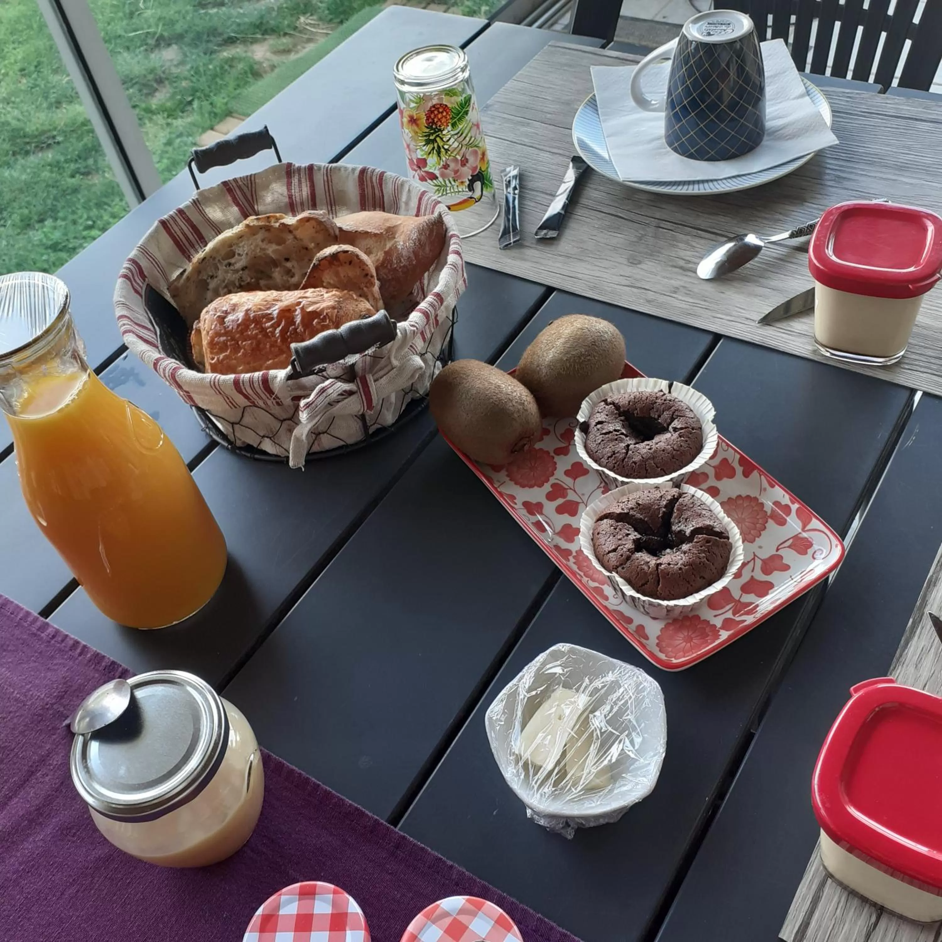 Breakfast in A l'Ombre des Amandiers Chambres d'hôtes