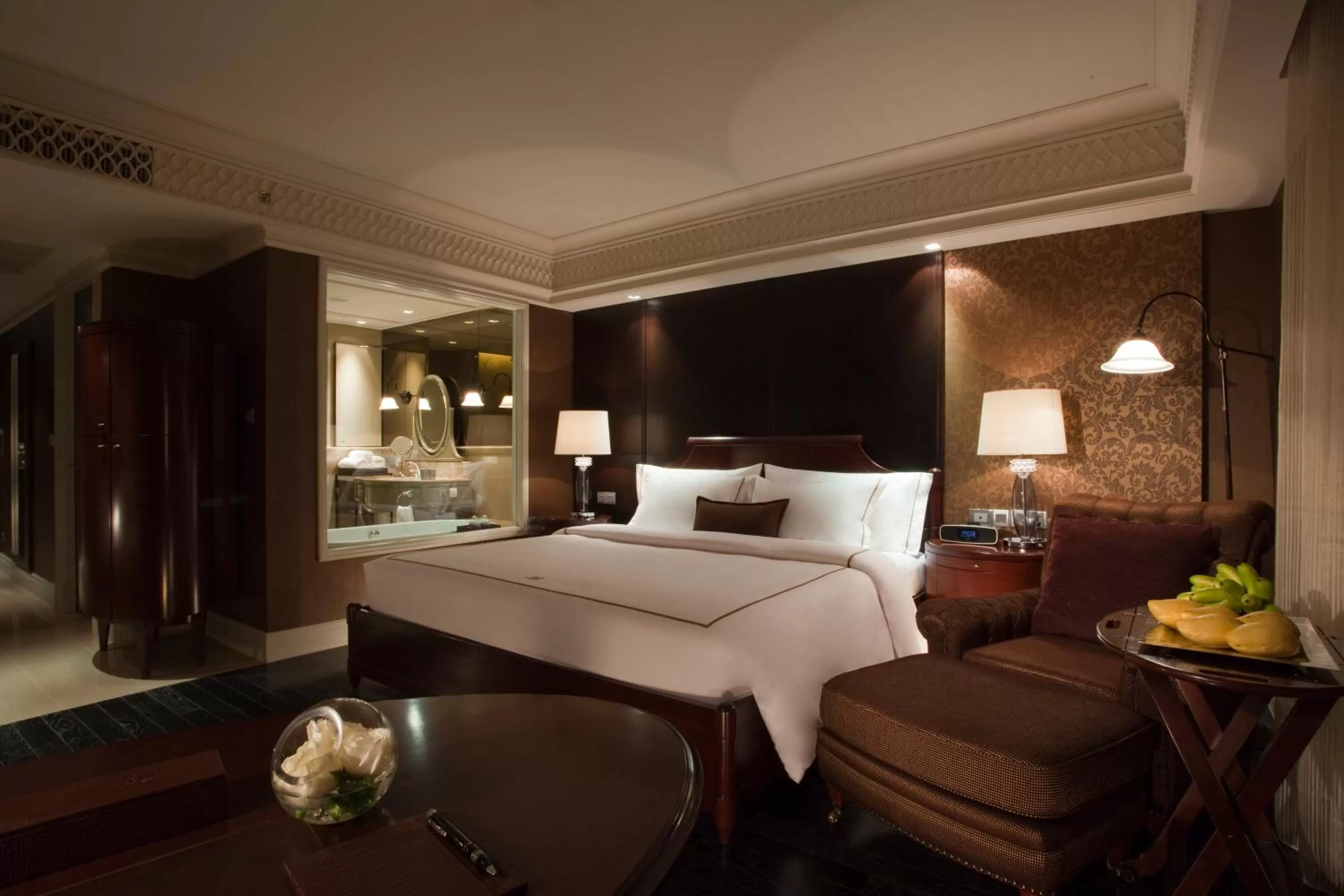 Photo of the whole room, Bed in Hotel Muse Bangkok Langsuan - MGallery