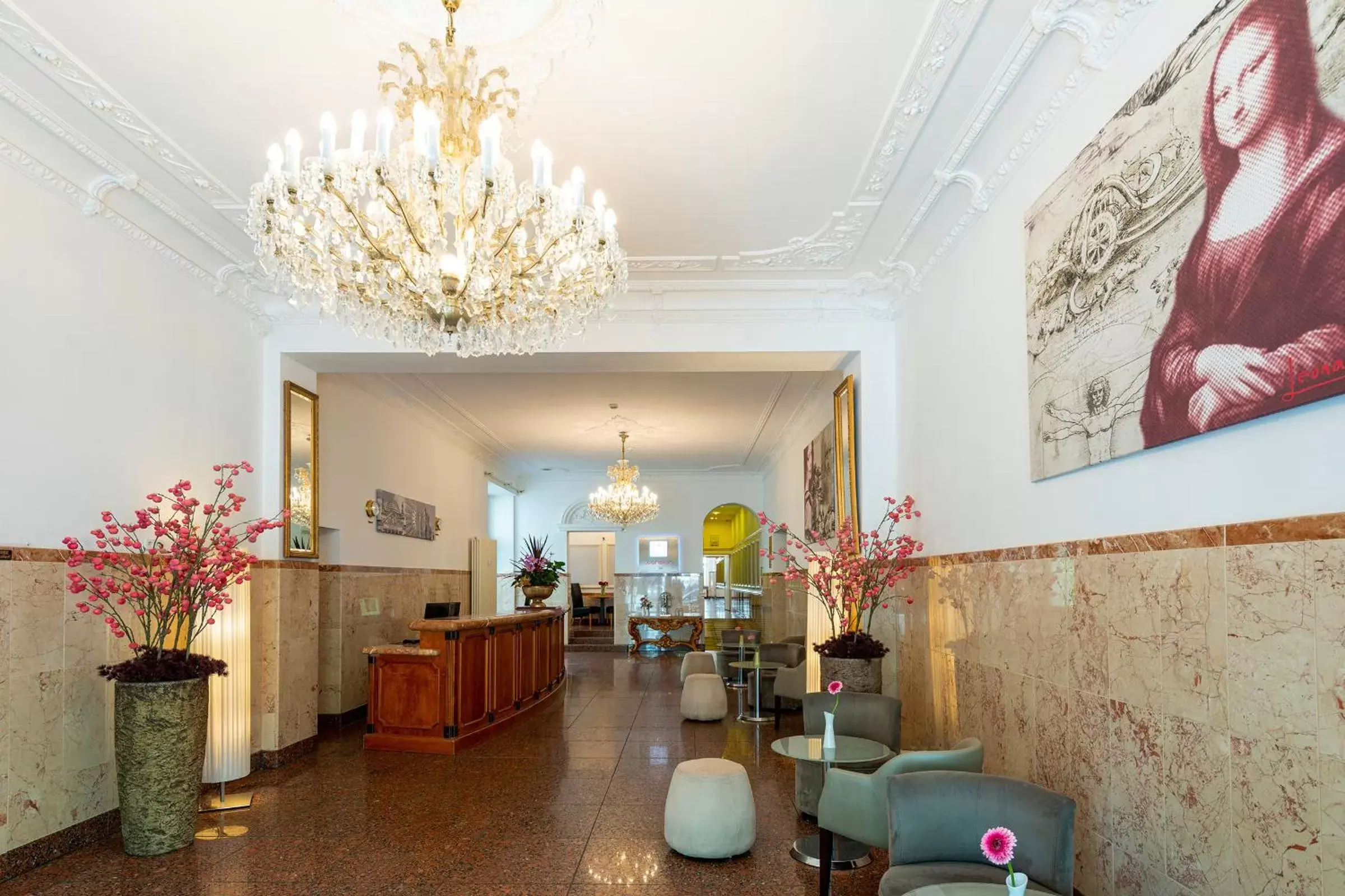 Lobby or reception in Leonardo Hotel Berlin KU'DAMM