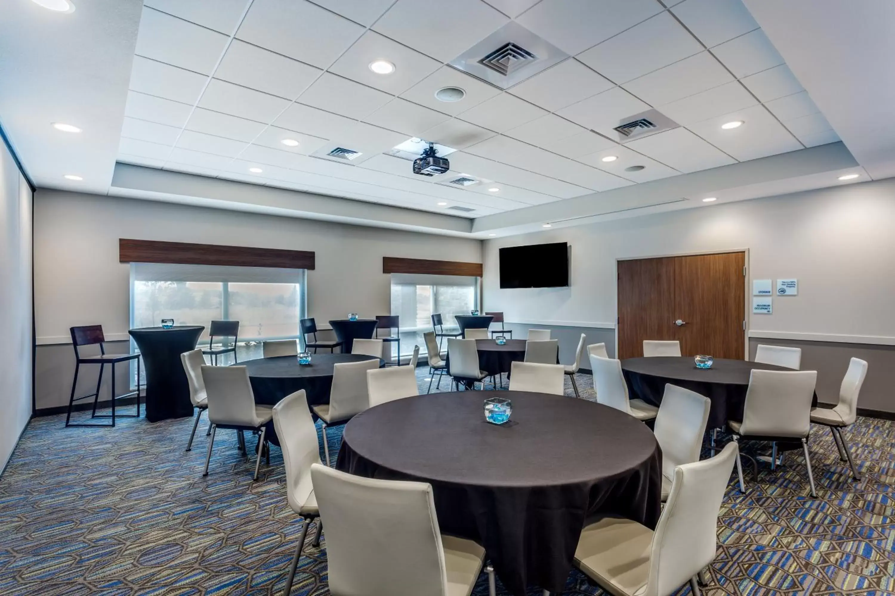 Meeting/conference room in Holiday Inn Express & Suites - Rice Lake, an IHG Hotel