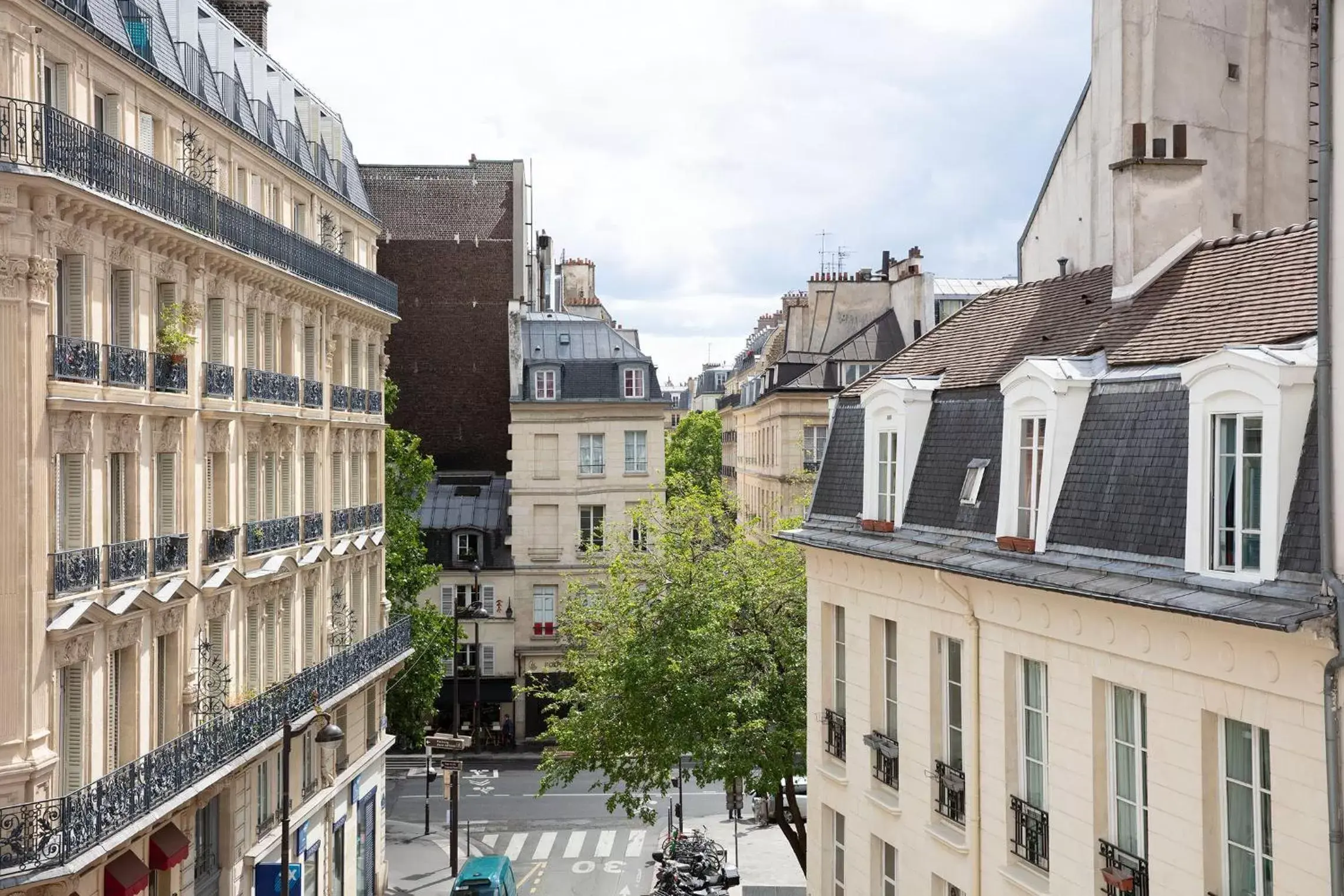 Street view in Hotel Bastille Speria