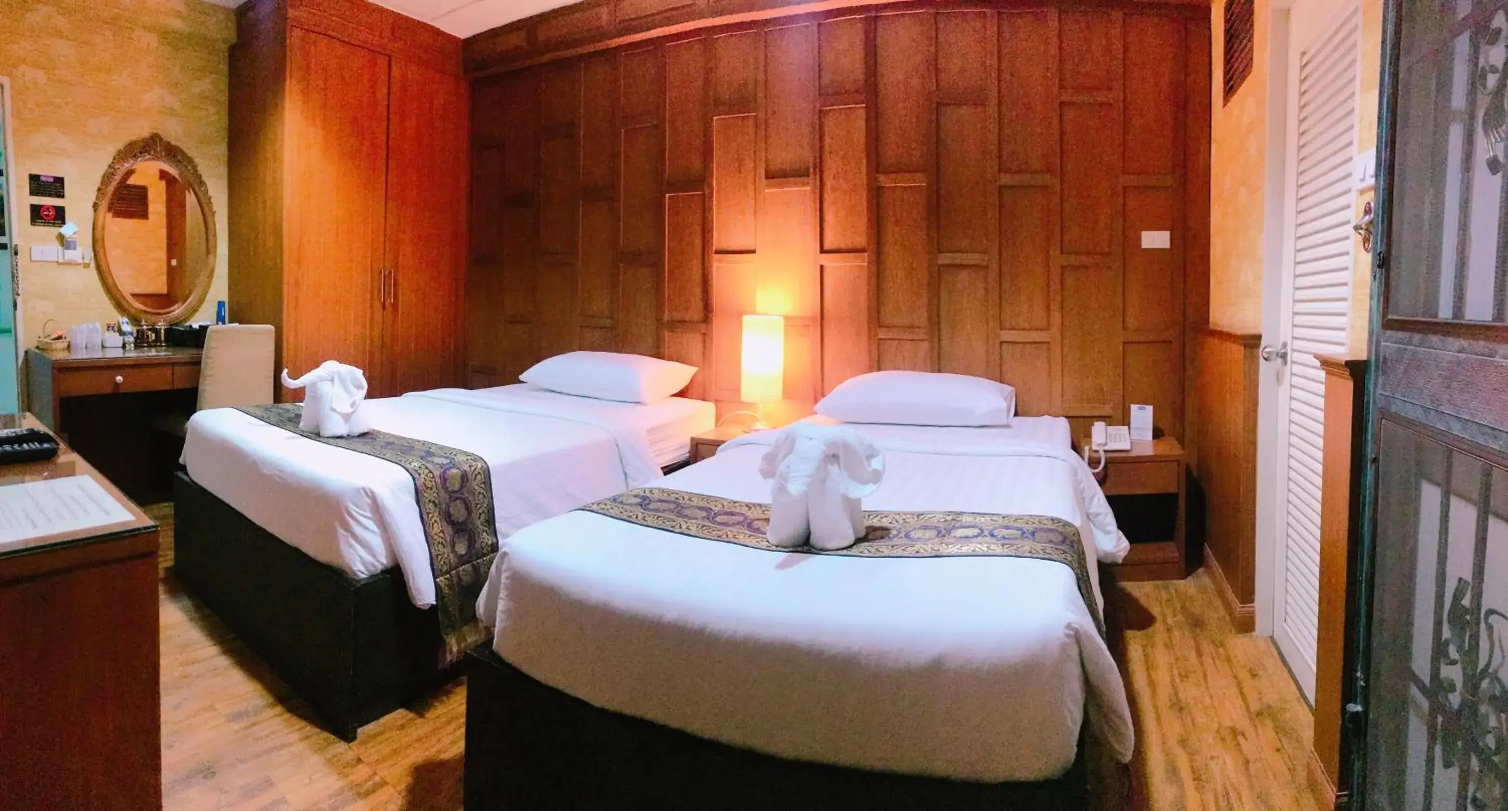Photo of the whole room, Bed in Orchid Resort