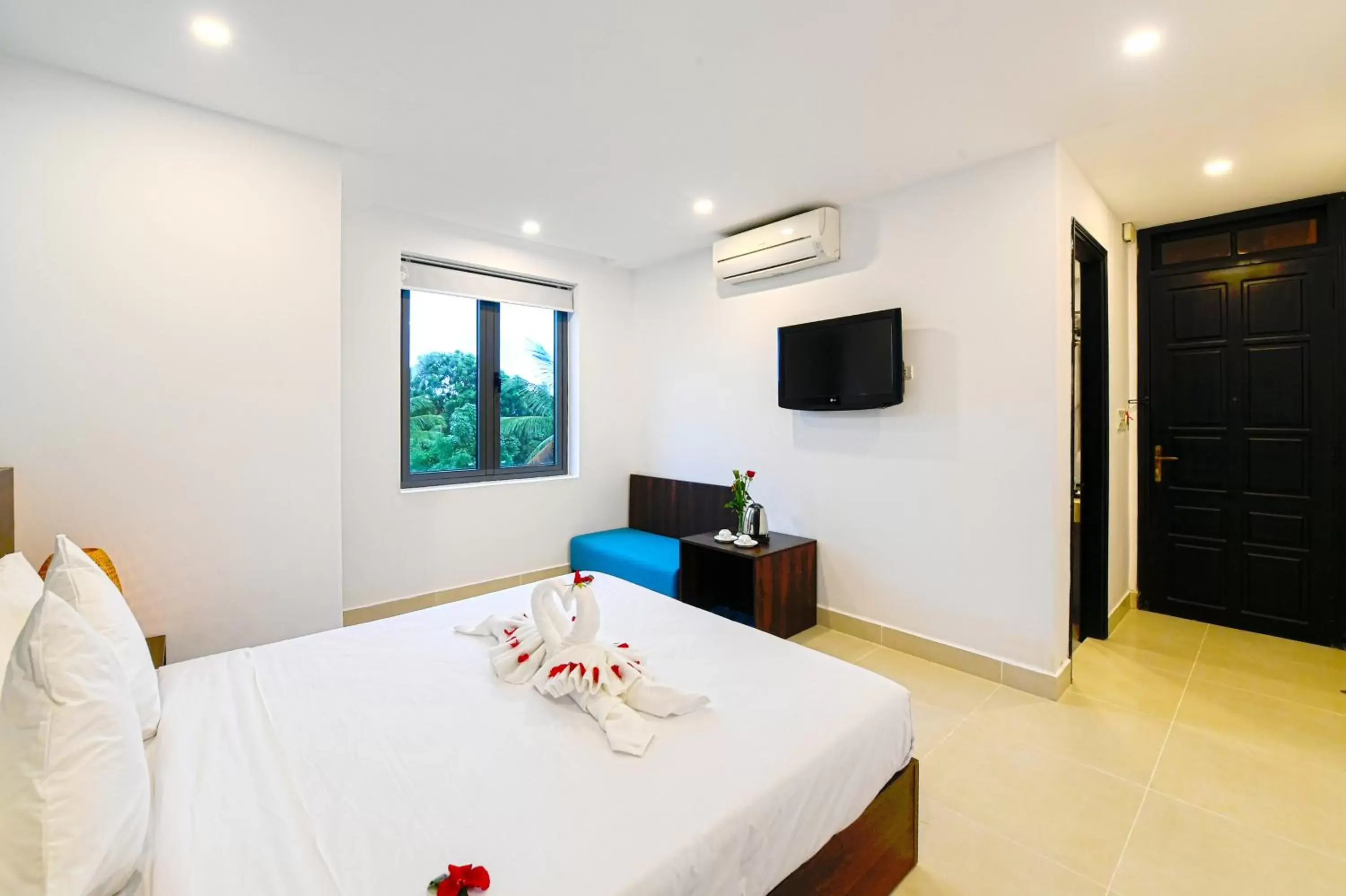 Photo of the whole room, Bed in Hoi An Dream City Hotel Photo of the whole room, Bed in Hoi An Dream City Hotel