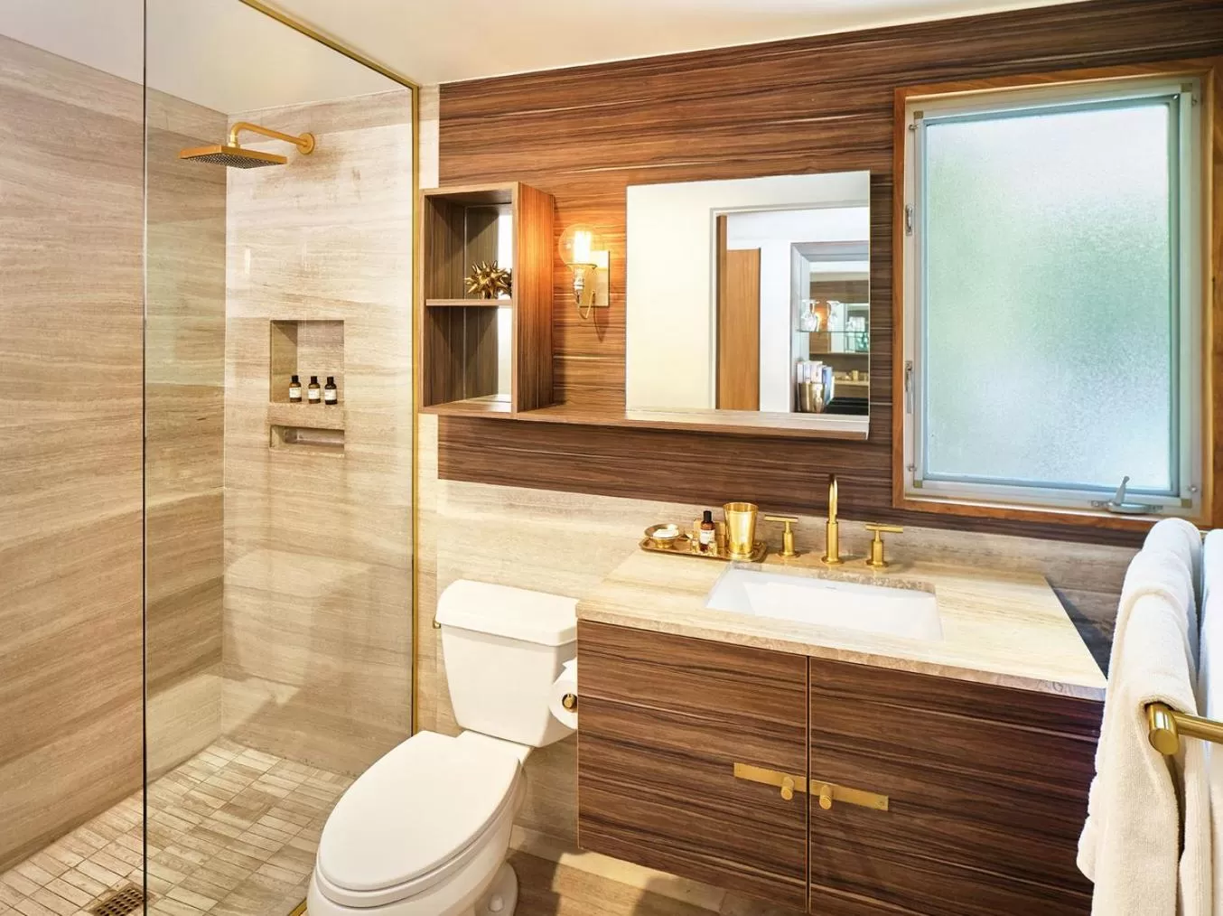 Shower in L'Horizon Resort & Spa, Hermann Bungalows