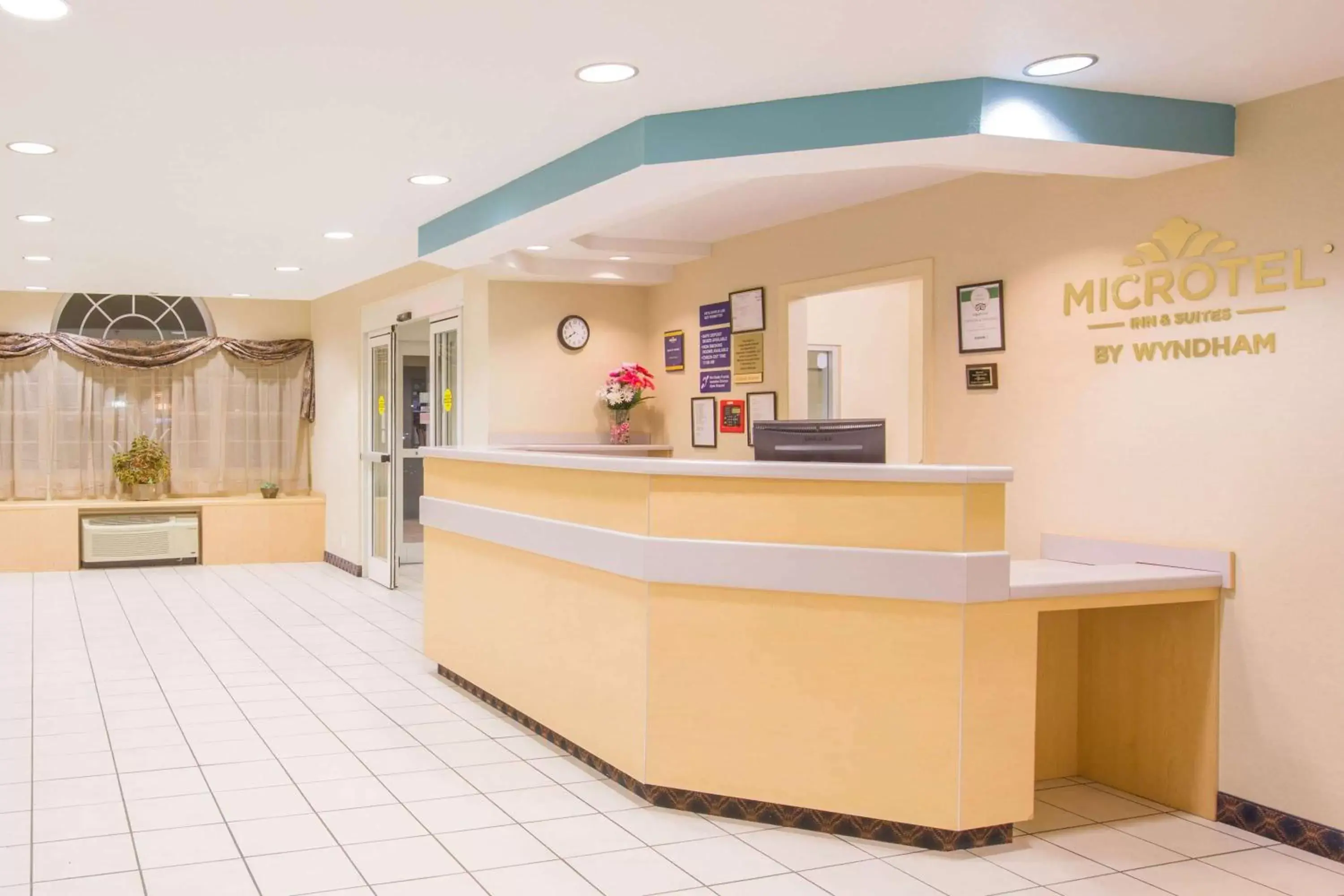 Lobby or reception, Lobby/Reception in Microtel Inn & Suites by Wyndham Albertville