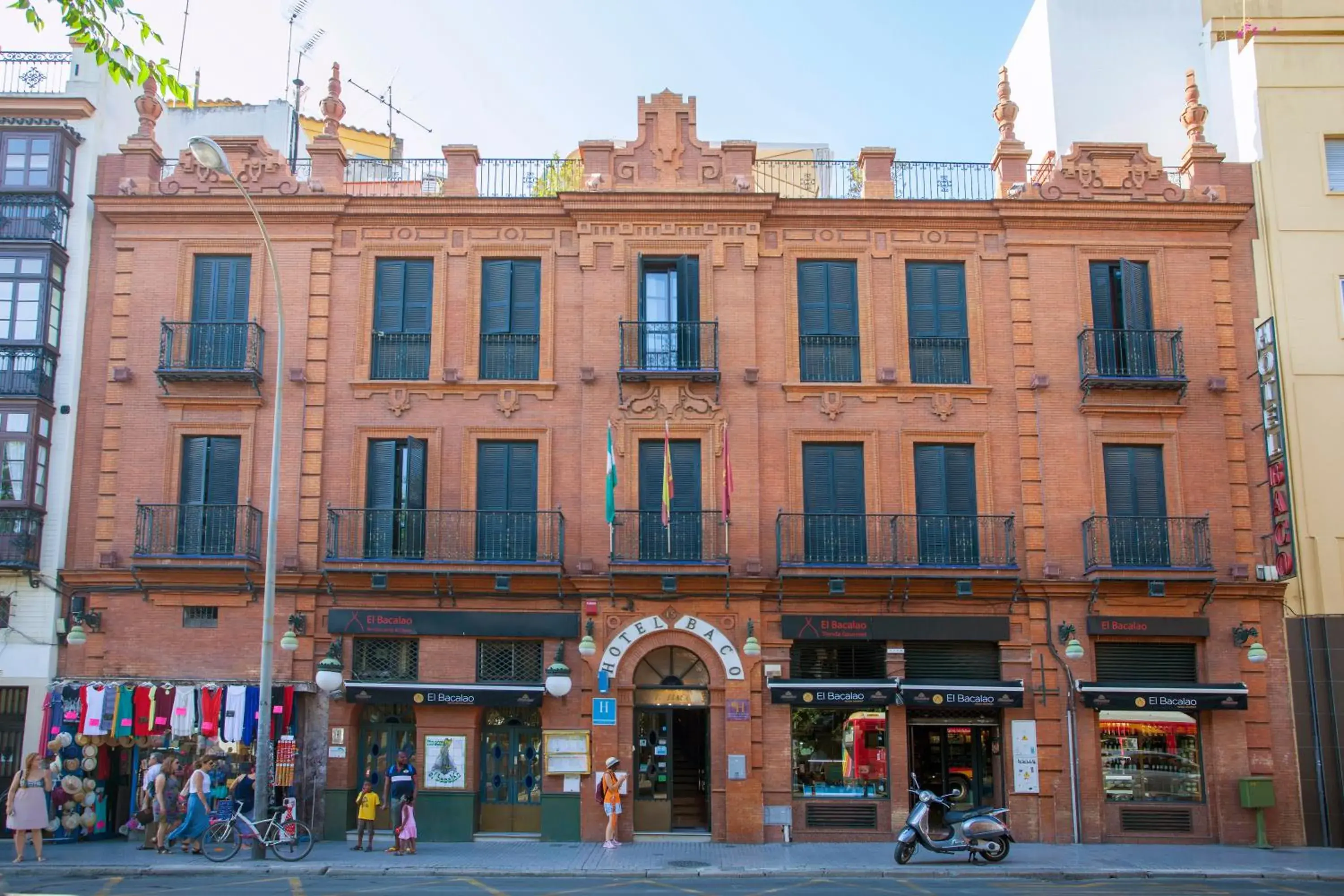 Facade/entrance in Hotel Baco Facade/entrance in Hotel Baco