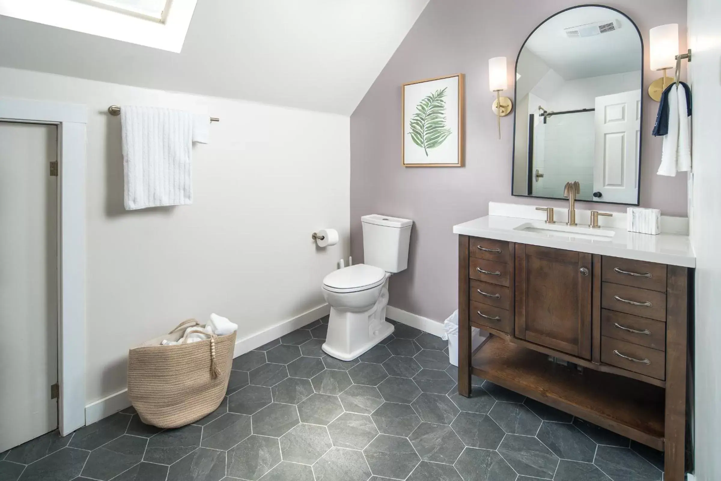 Bathroom in The Victorian Inn Blowing Rock