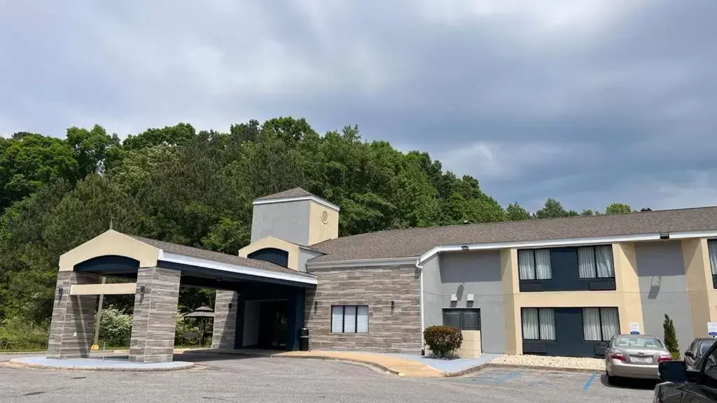 Property Building in Rodeway Inn Tuscaloosa near University