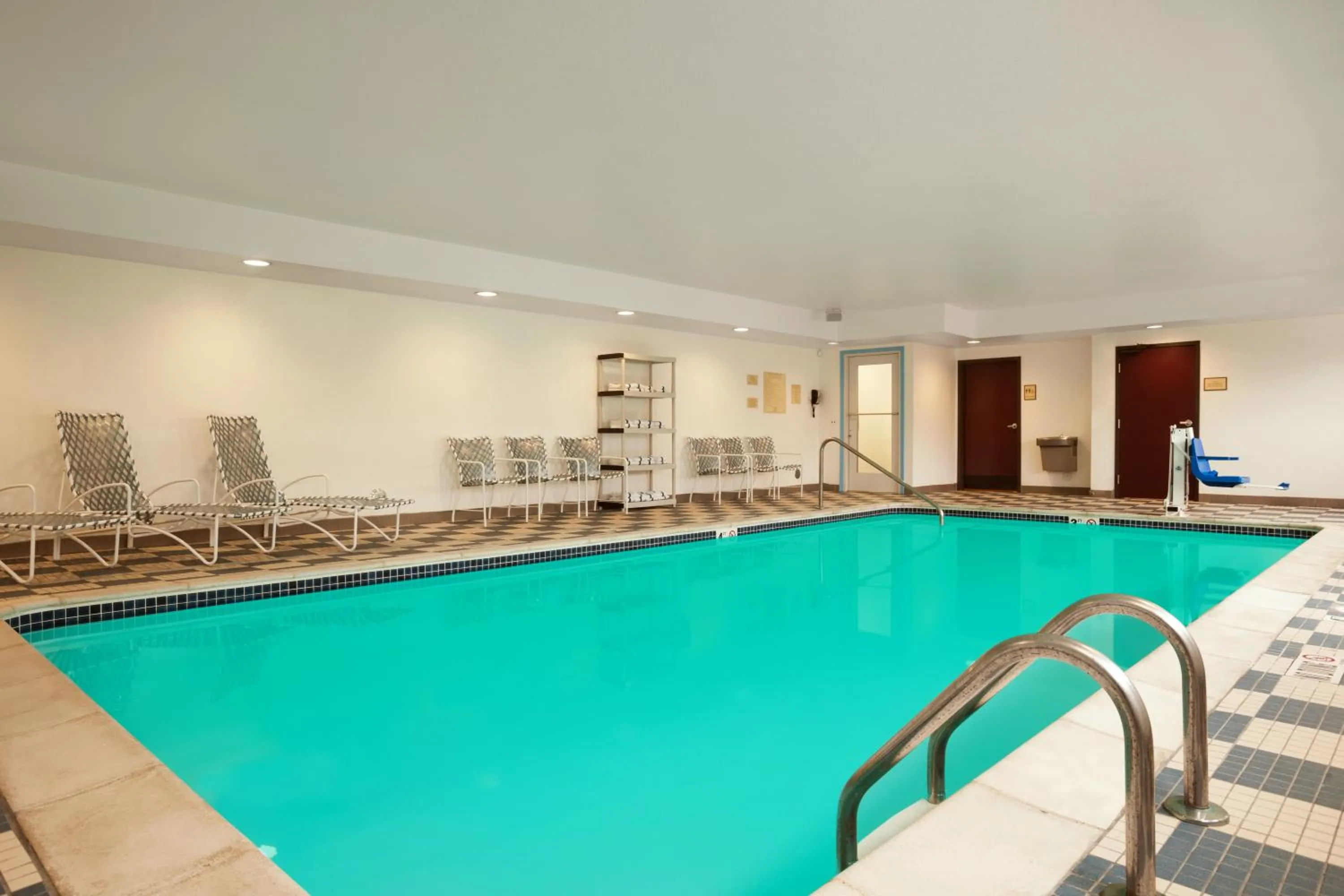 Swimming pool in Country Inn & Suites by Radisson, Dearborn, MI