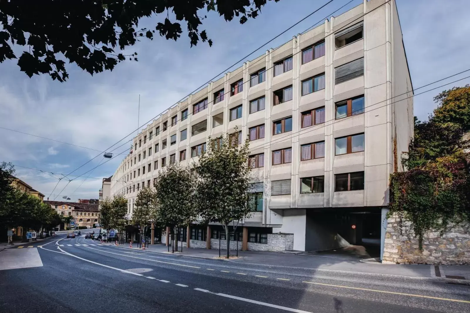 Property building in Neuchâtel City Hôtel Property building in Neuchâtel City Hôtel