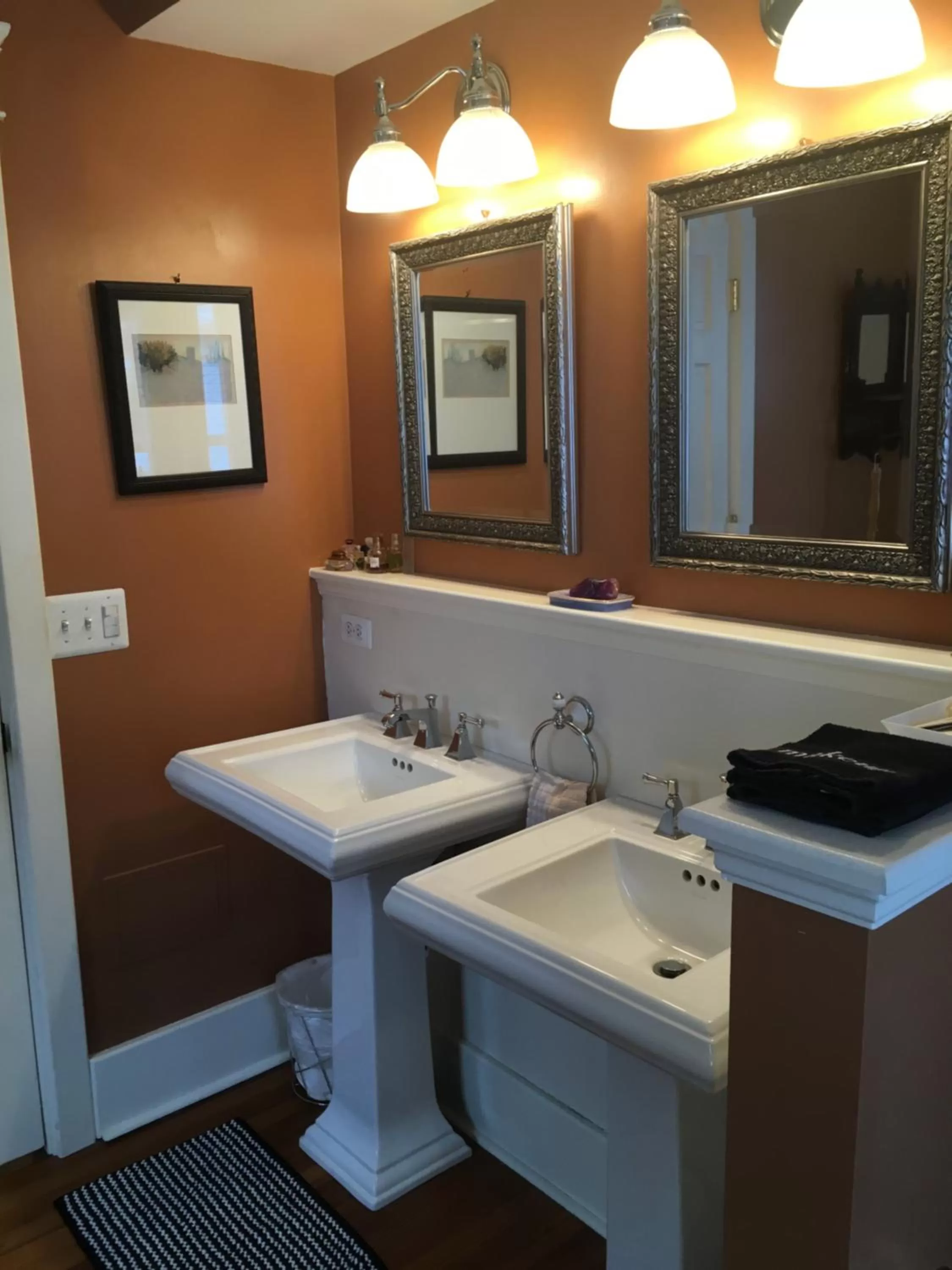 Bathroom in Burnt Toast Inn