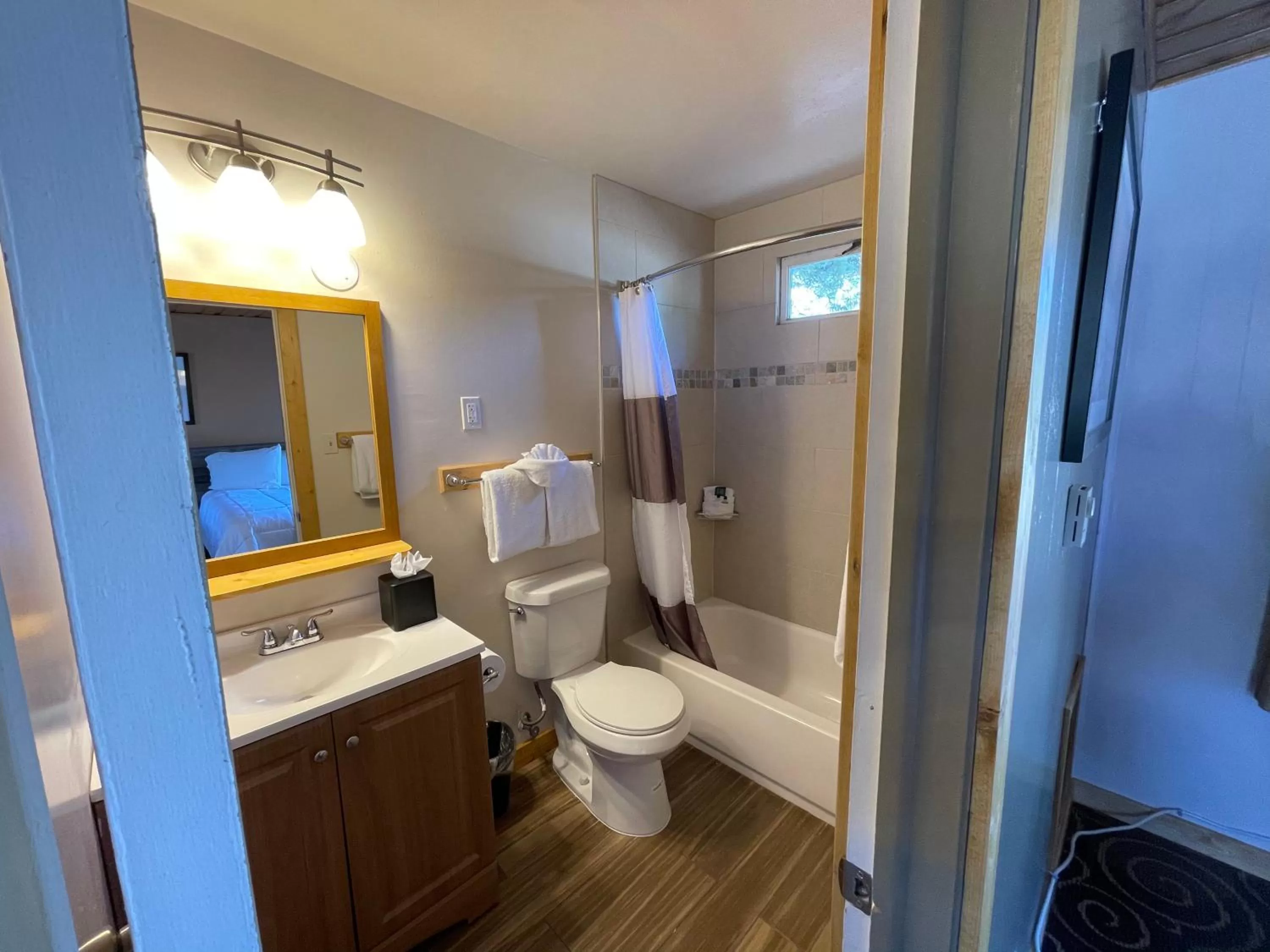 Bathroom in Estes Mountain Inn