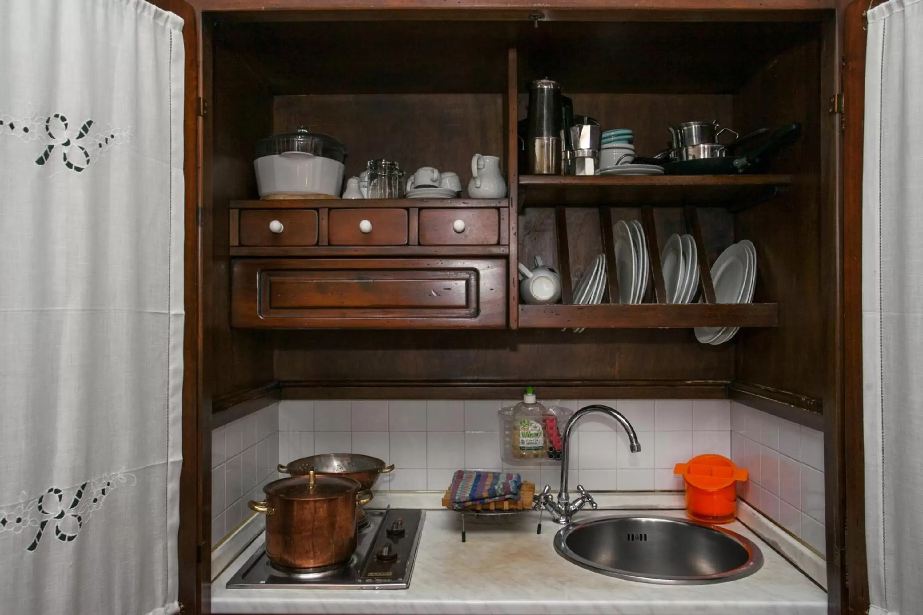 Kitchen or kitchenette, Kitchen/Kitchenette in Zodiacus Residence