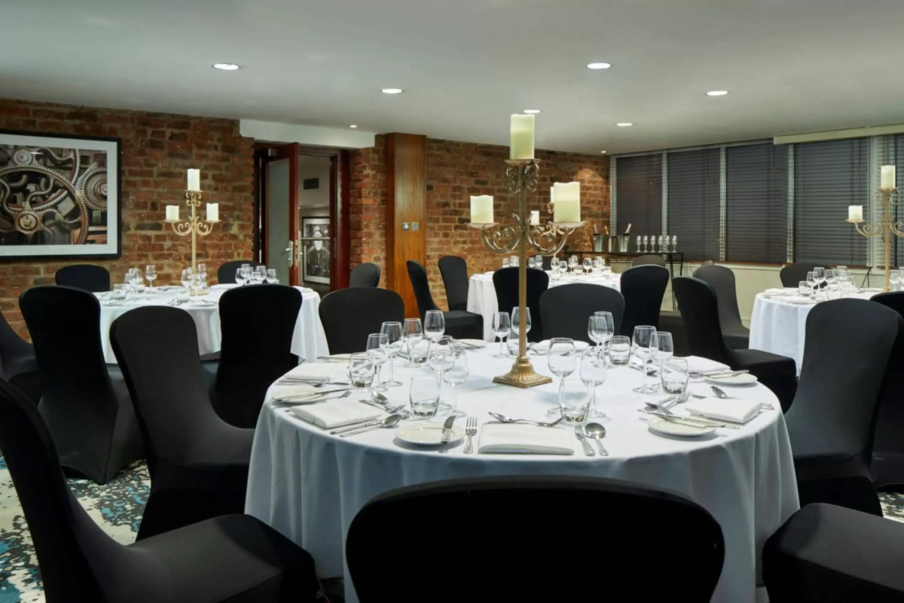 Meeting/conference room, Restaurant/Places to Eat in Manchester Marriott Victoria & Albert Hotel