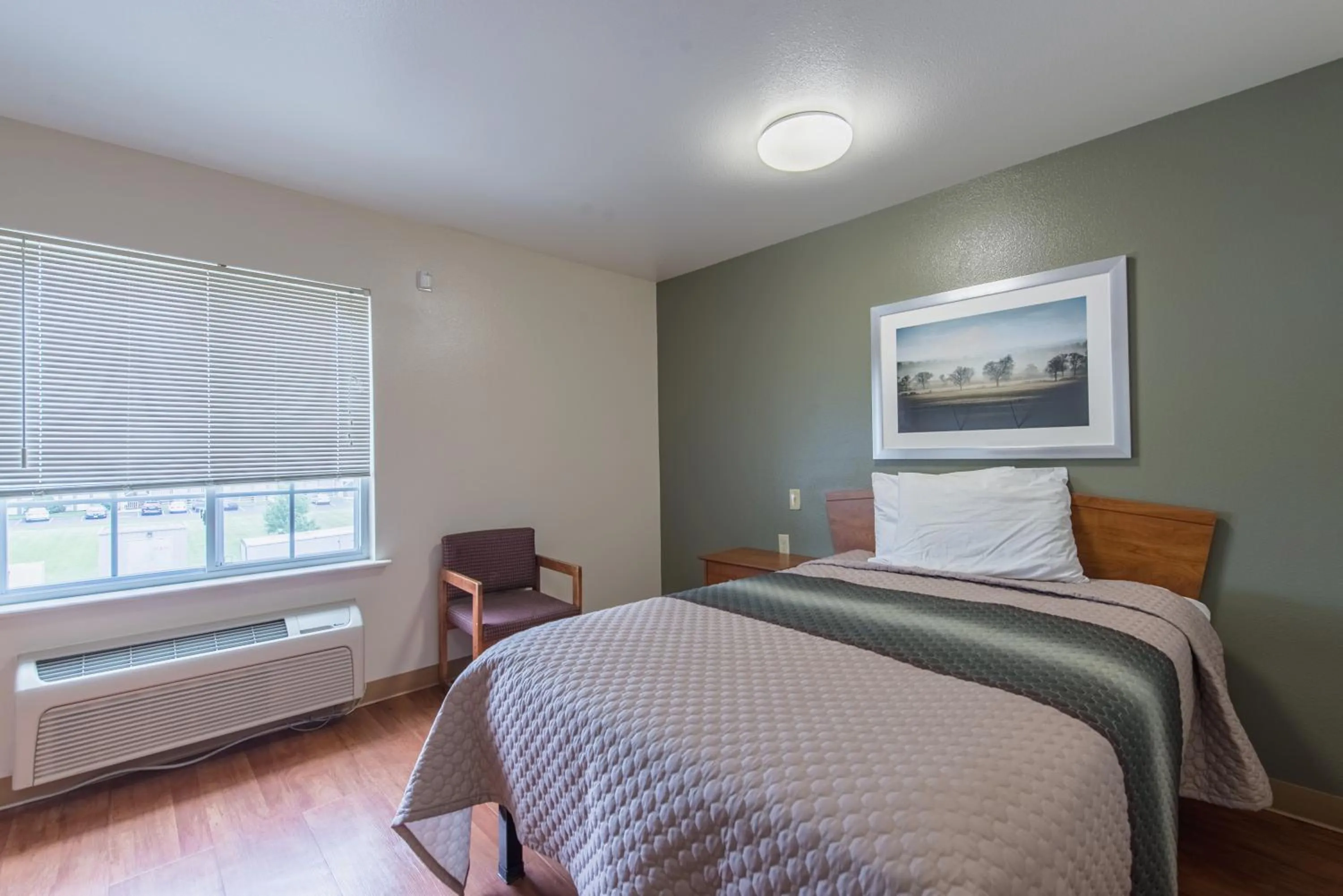 Studio One Double Room Disability Access Non-Smoking     in HomeTowne Studios by Red Roof Columbus