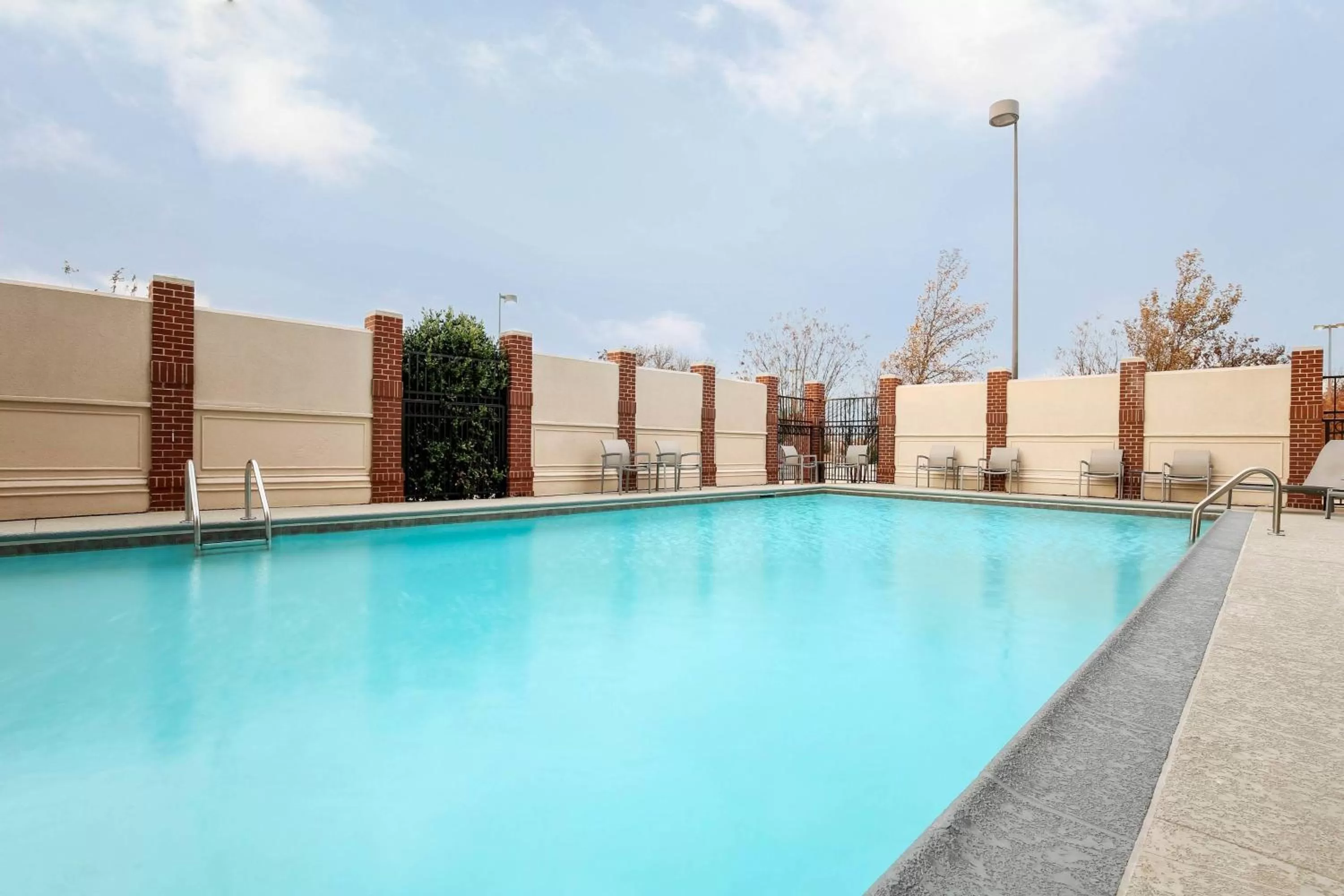 Swimming pool in SpringHill Suites by Marriott Oklahoma City Quail Springs