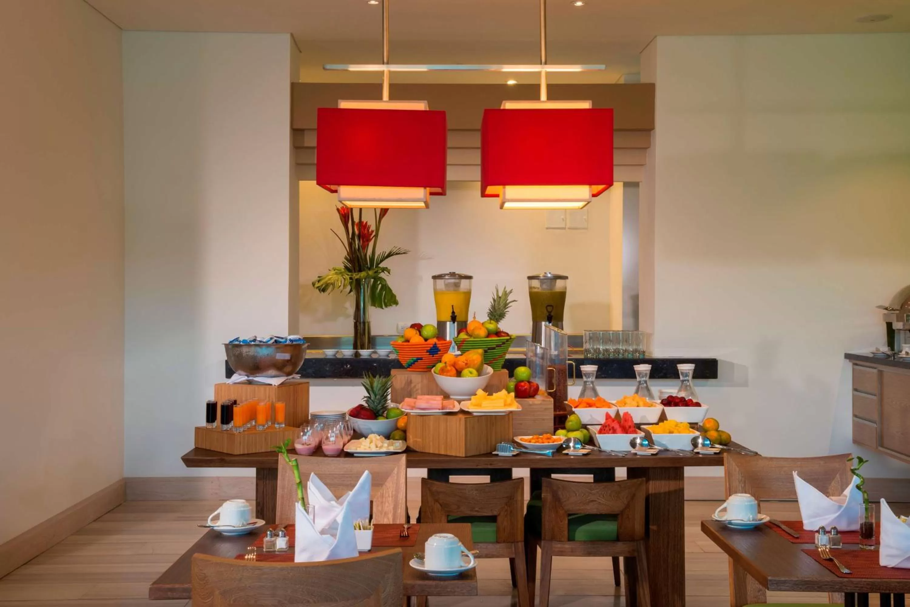 Restaurant/places to eat in Hilton Garden Inn Barranquilla