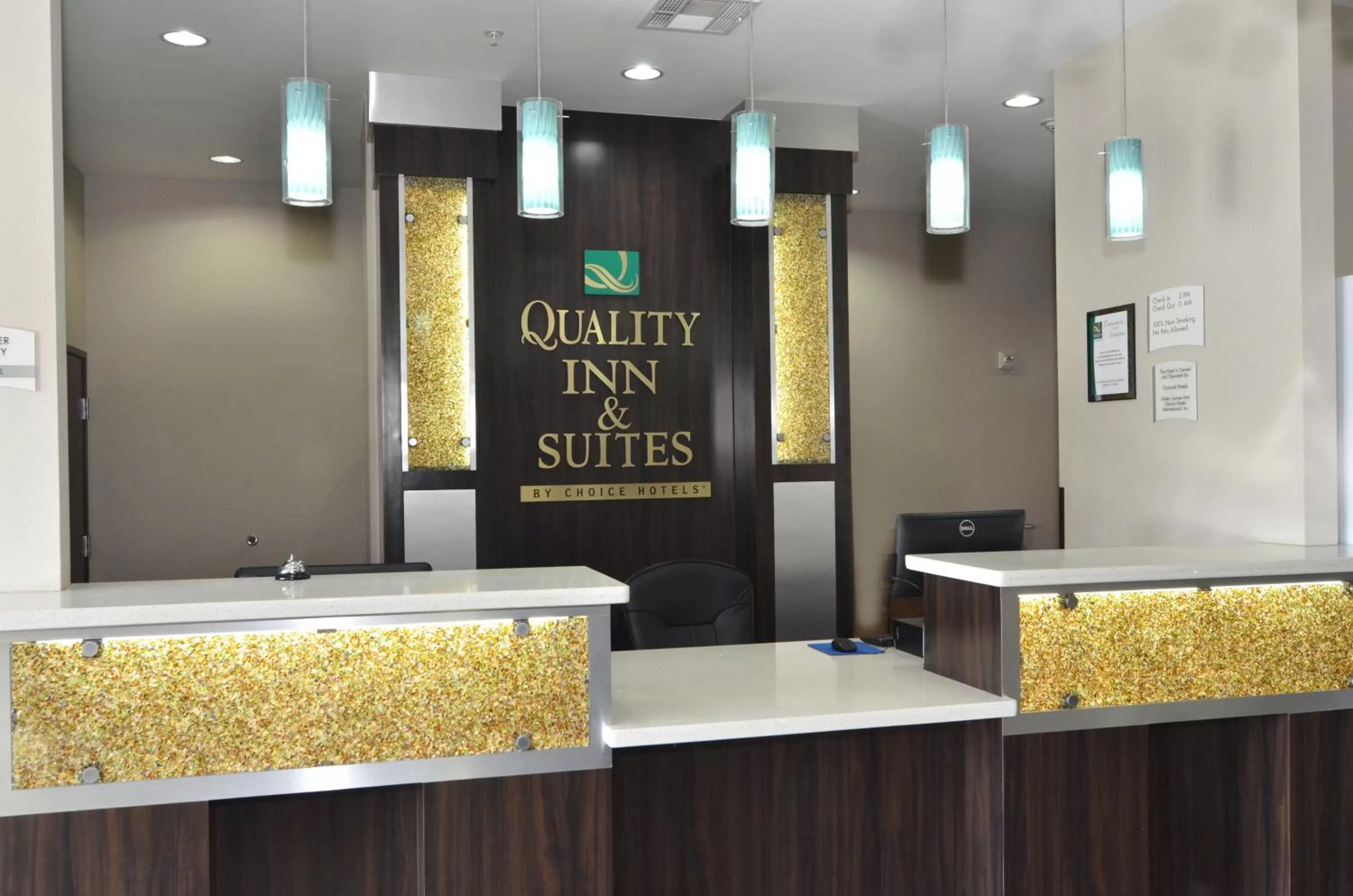 Quality Inn & Suites Kenedy - Karnes City