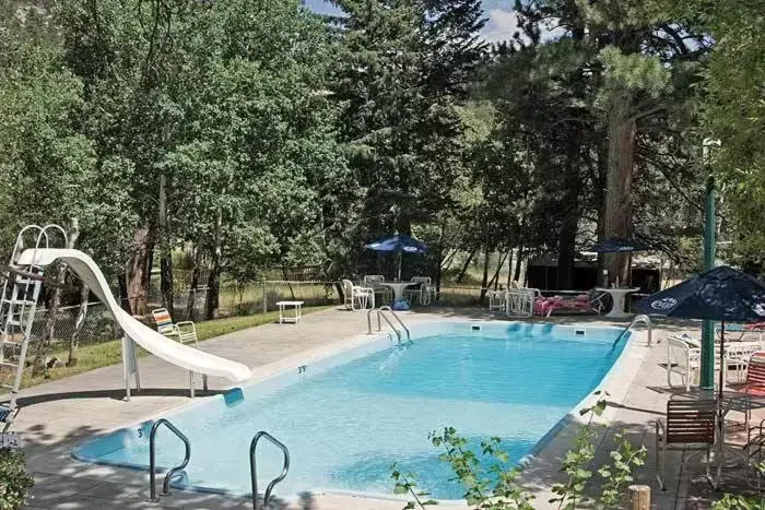 Swimming Pool in Nicky's Resort