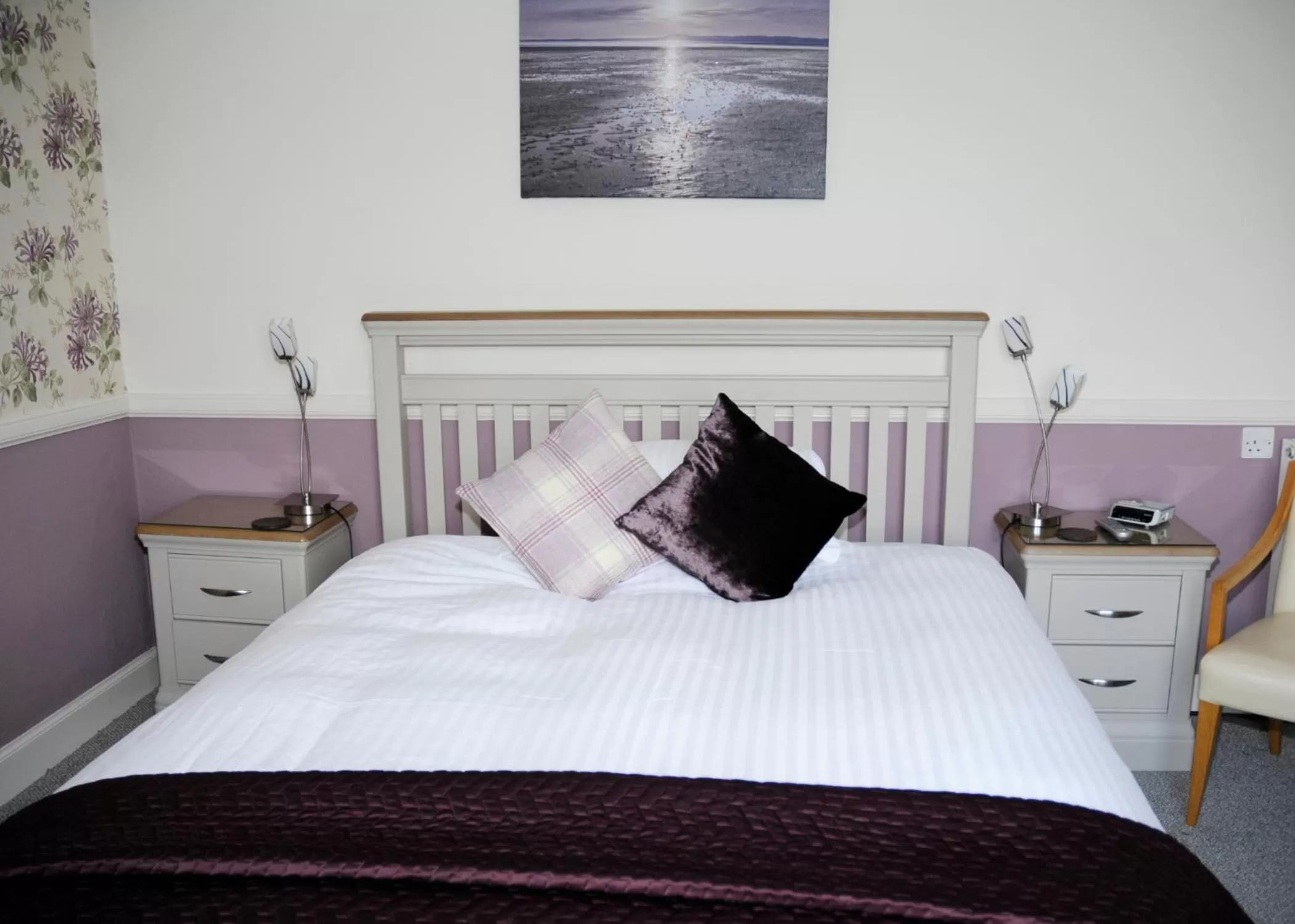 Bedroom, Bed in Douglas House